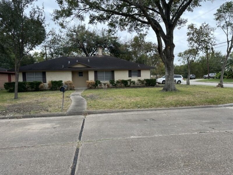 Real estate property located at 803 Golf, Fort Bend, Crestmont Village, Stafford, TX, US