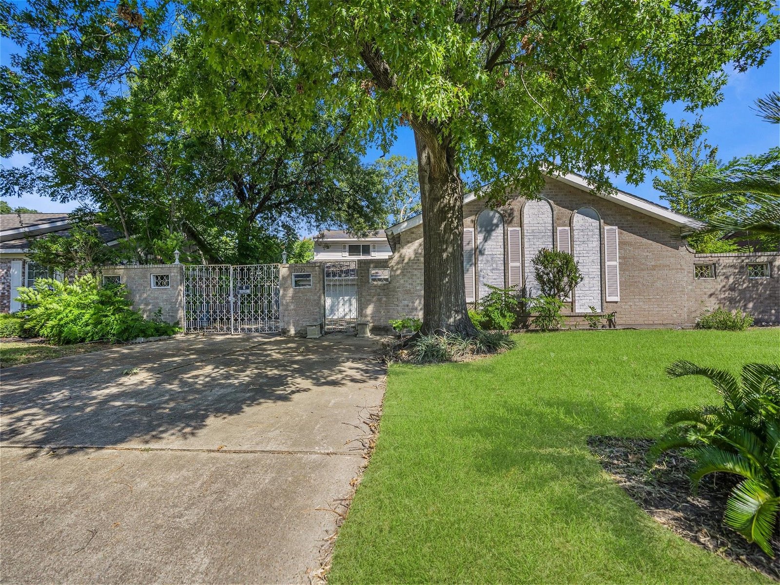 Real estate property located at 10722 Lynbrook, Harris, Walnut Bend Sec 07, Houston, TX, US