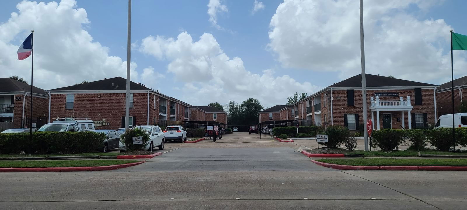 Real estate property located at 9201 Clarewood #203, Harris, Louisville Court Condo, Houston, TX, US