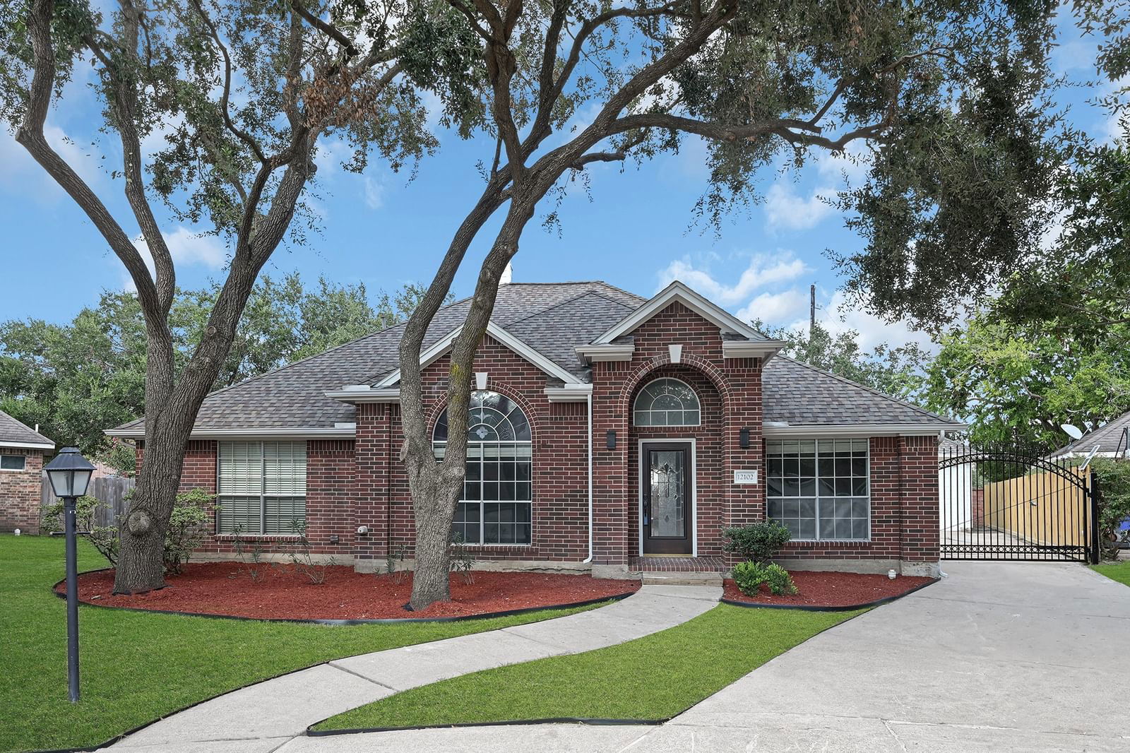 Real estate property located at 12102 Shadowpoint, Harris, Shadowlake Sec 07, Houston, TX, US