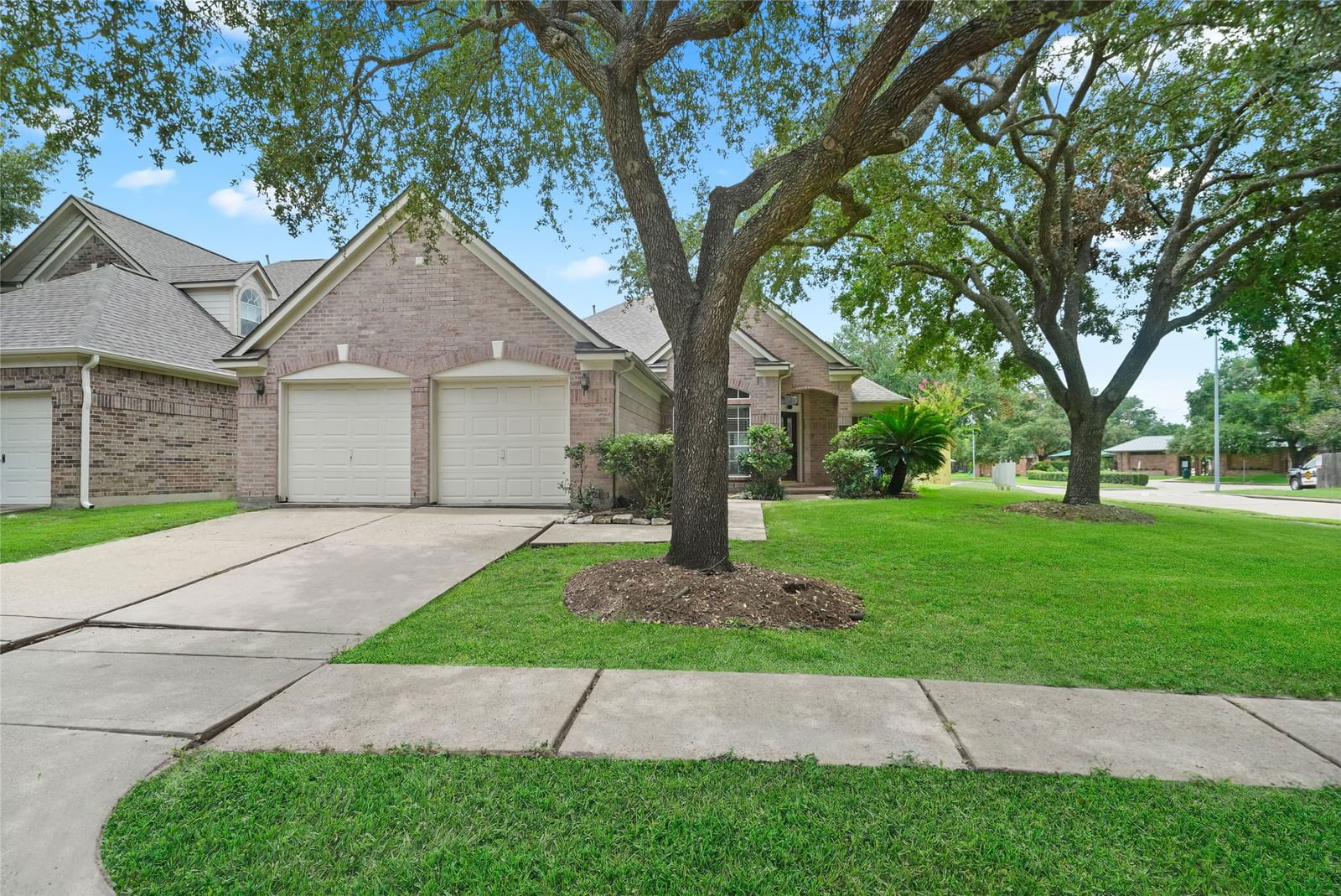 Real estate property located at 3302 Shadowfern, Harris, Shadowlake Sec 03 R/P & Amd, Houston, TX, US