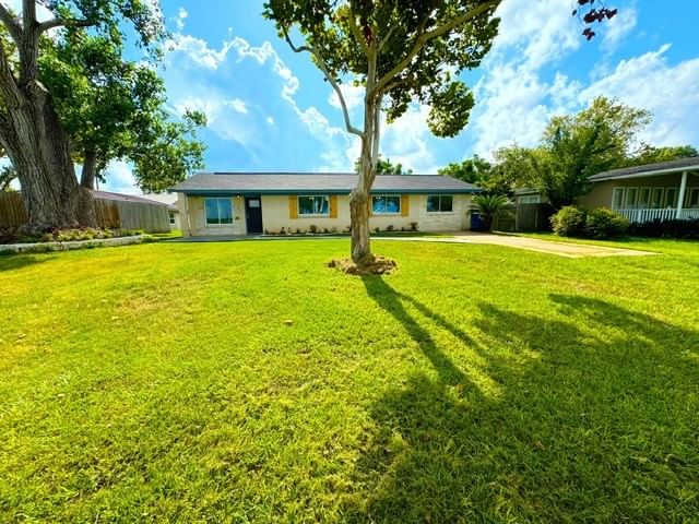 Real estate property located at 17 County Road 243, Matagorda, Selkirk Island Sec 1, Matagorda, TX, US