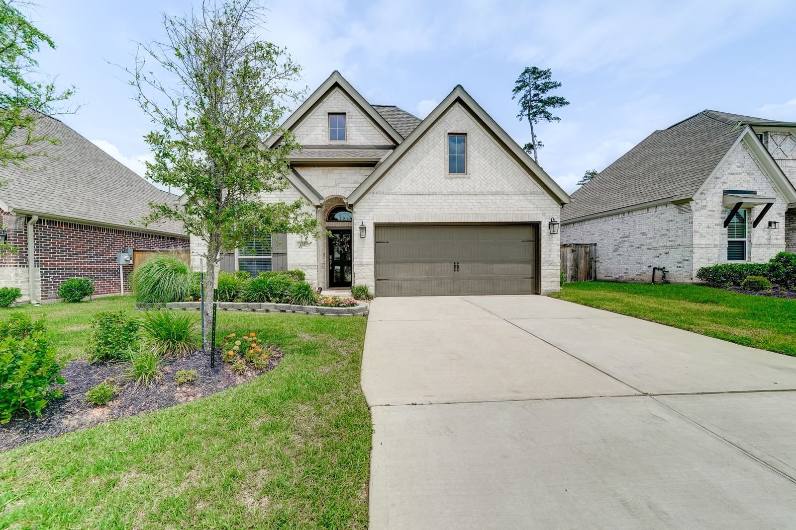 Real estate property located at 634 Lost Maples Bend, Montgomery, Grand Central Park, Conroe, TX, US