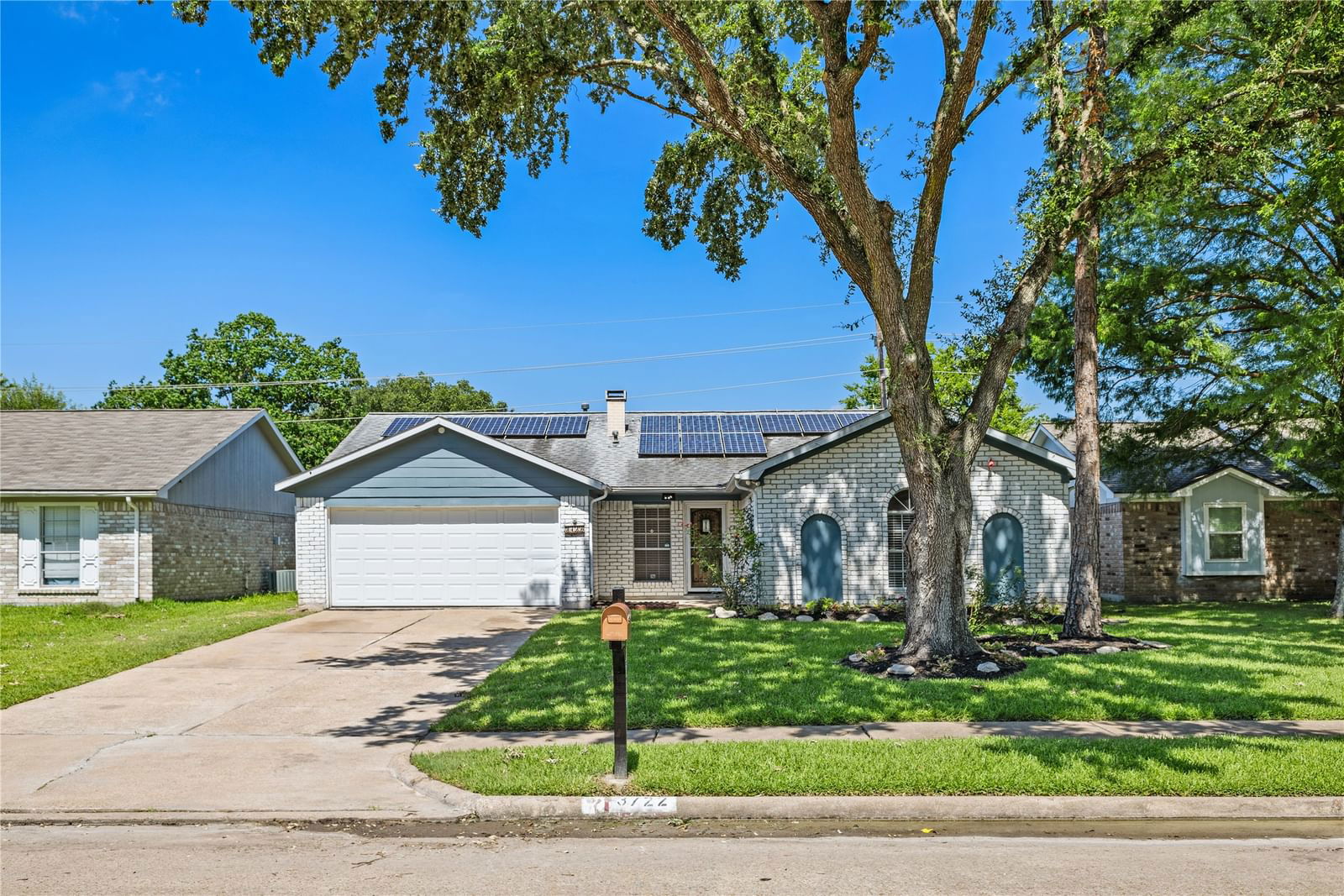 Real estate property located at 3722 Brier Gardens, Harris, Clayton Sec 02, Houston, TX, US