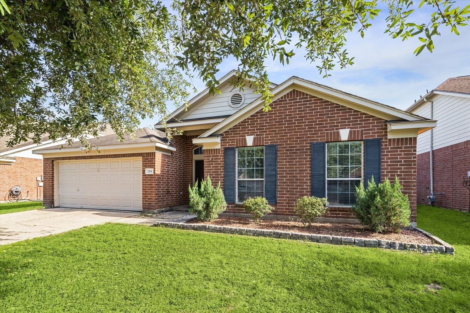 Real estate property located at 719 New Pines, Harris, Park At Northgate Crossing, Spring, TX, US