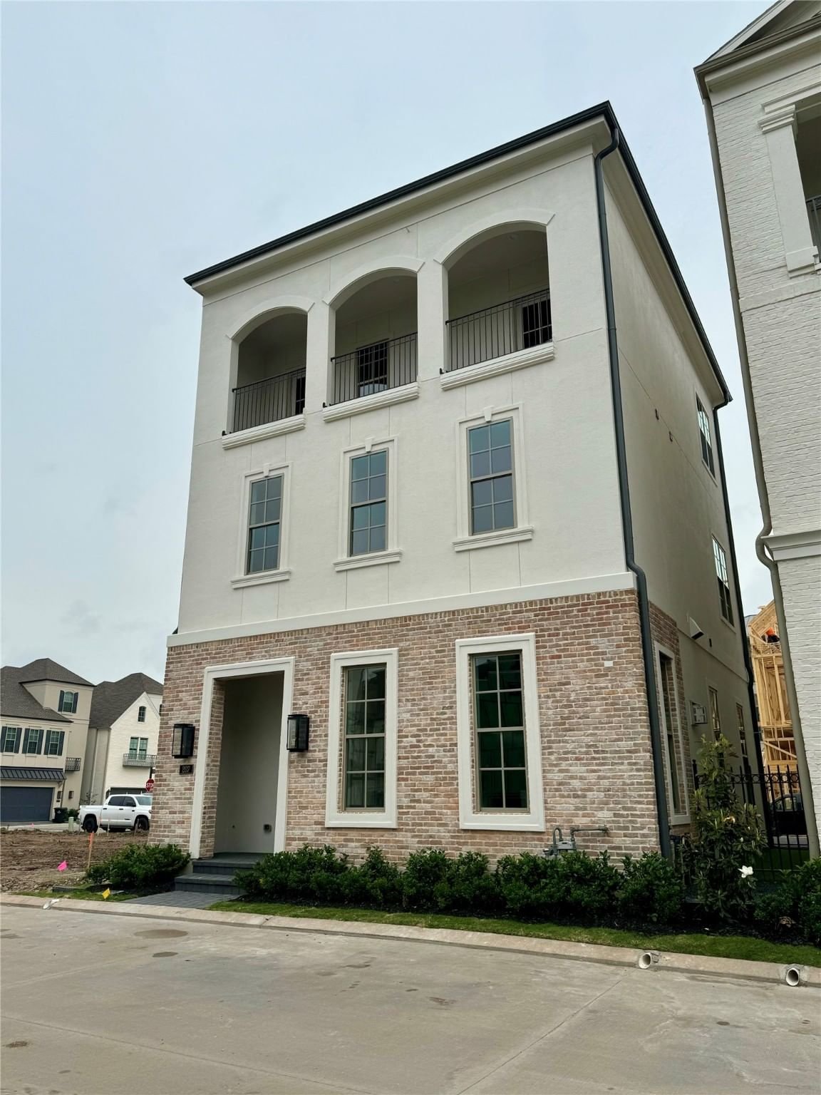 Real estate property located at 207 Sutton Row, Harris, Memorial Green, Houston, TX, US