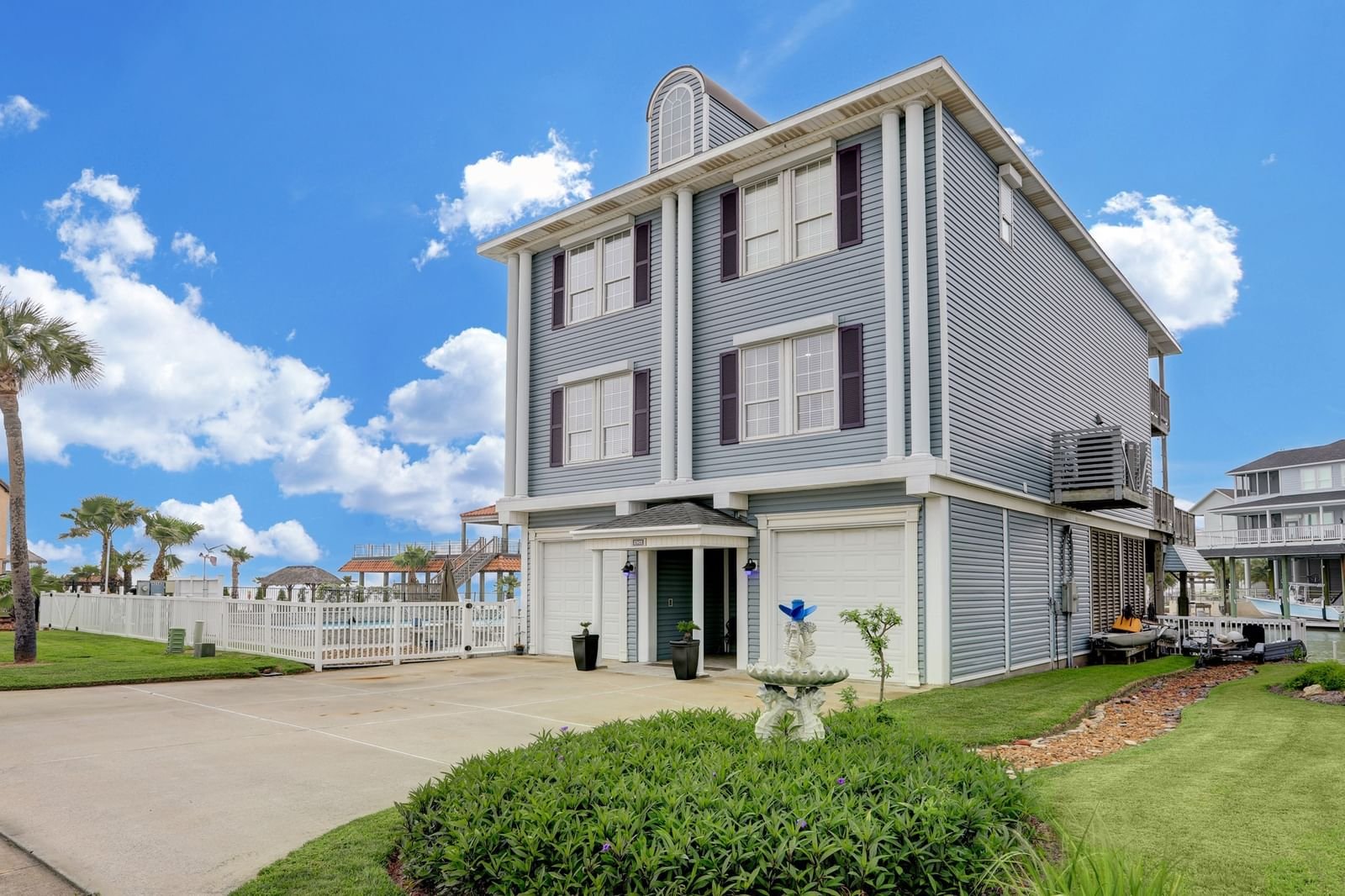 Real estate property located at 426 Sunset, Galveston, Tiki Island 10, Tiki Island, TX, US