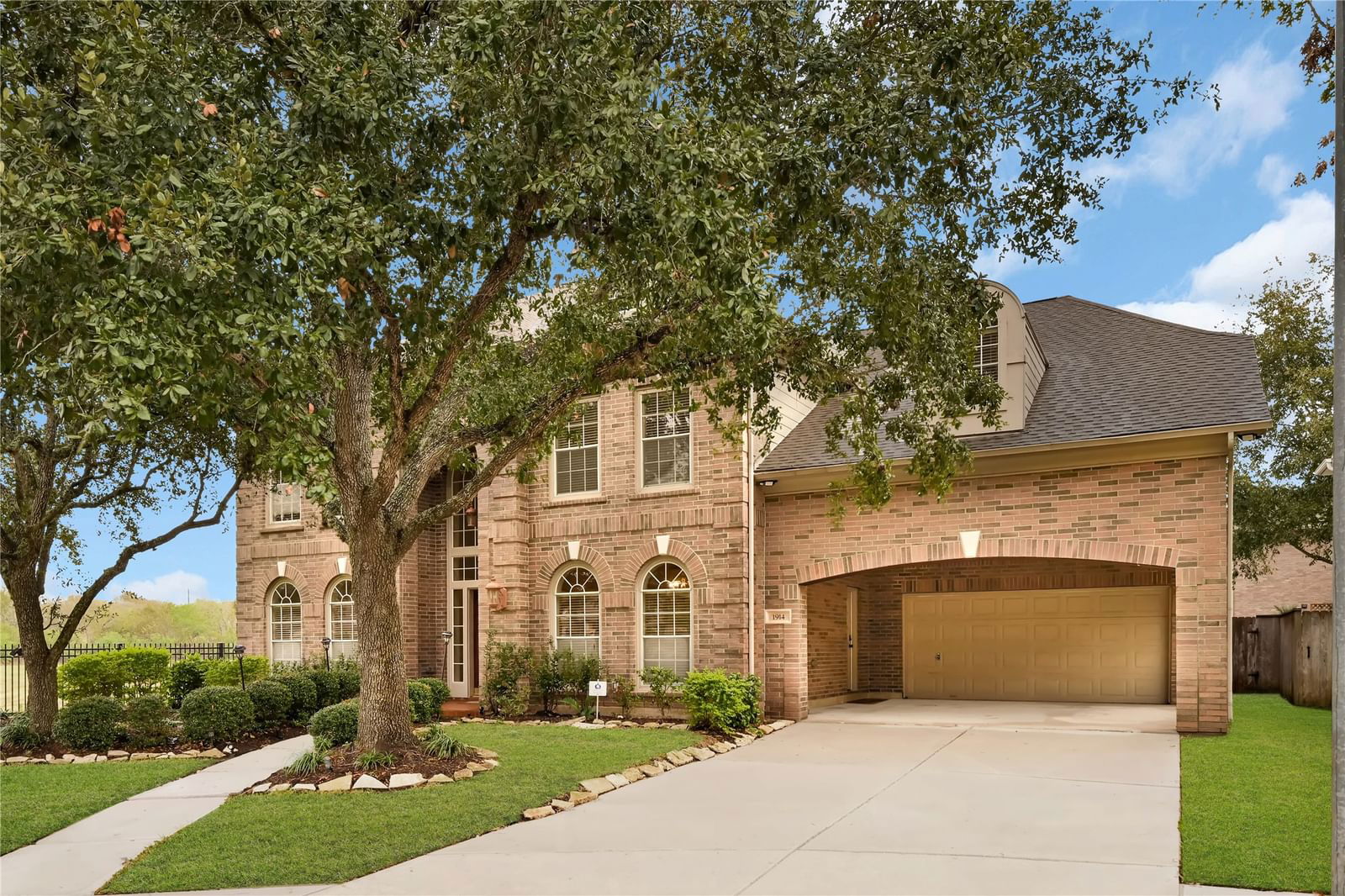 Real estate property located at 1914 Arbor View, Fort Bend, Greatwood Arbor Sec 1, Sugar Land, TX, US