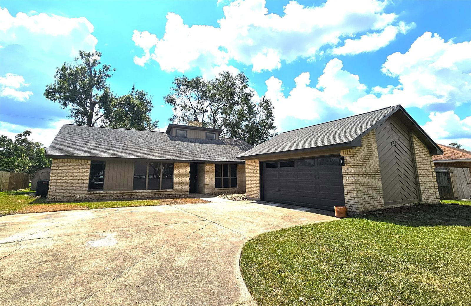 Real estate property located at 208 Persimmon, Brazoria, Kingswood Estates Lake Jackson, Lake Jackson, TX, US