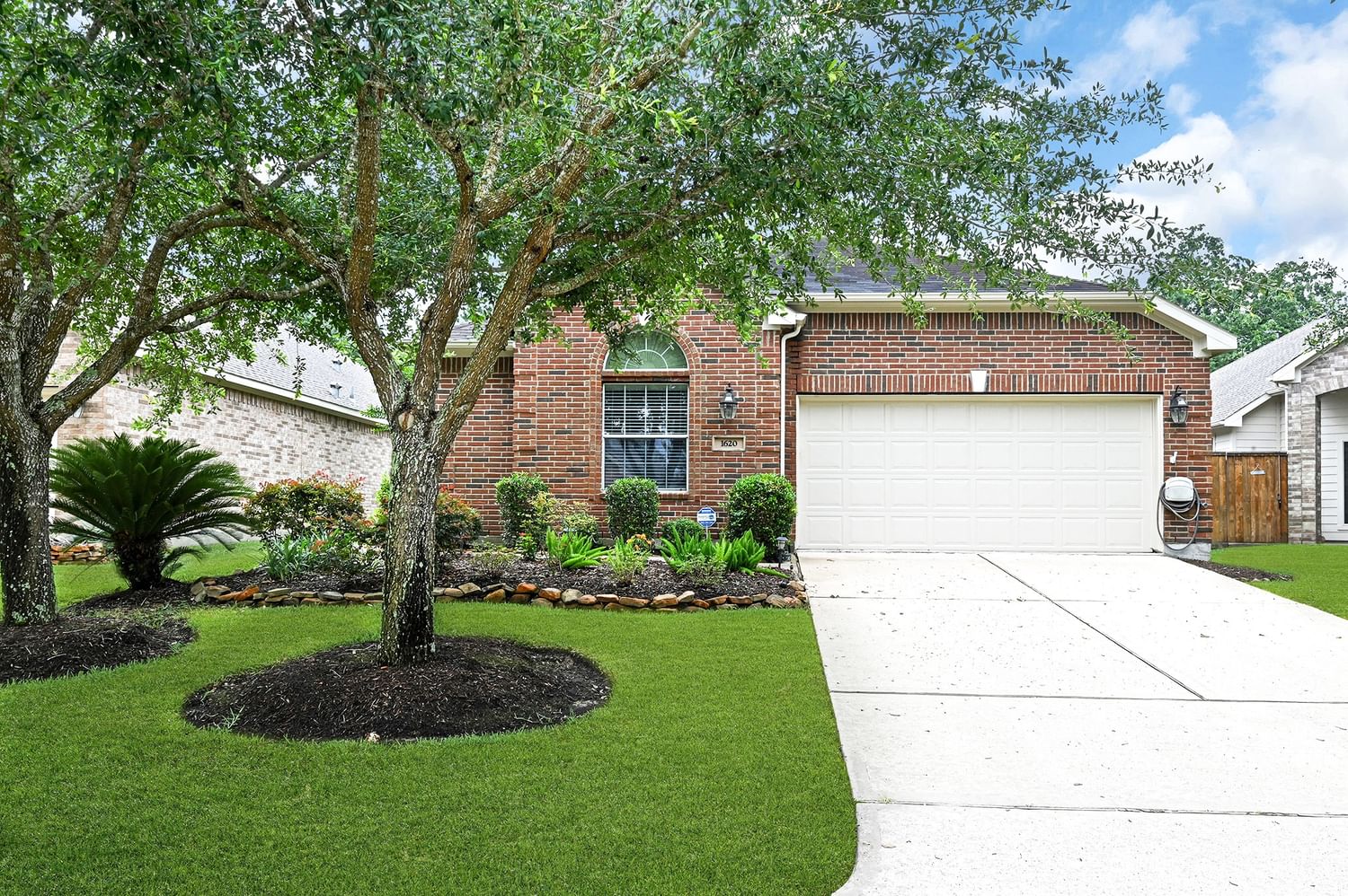 Real estate property located at 1620 Berlino, Harris, Amended/Bellavita/Green Tee Se, Pearland, TX, US