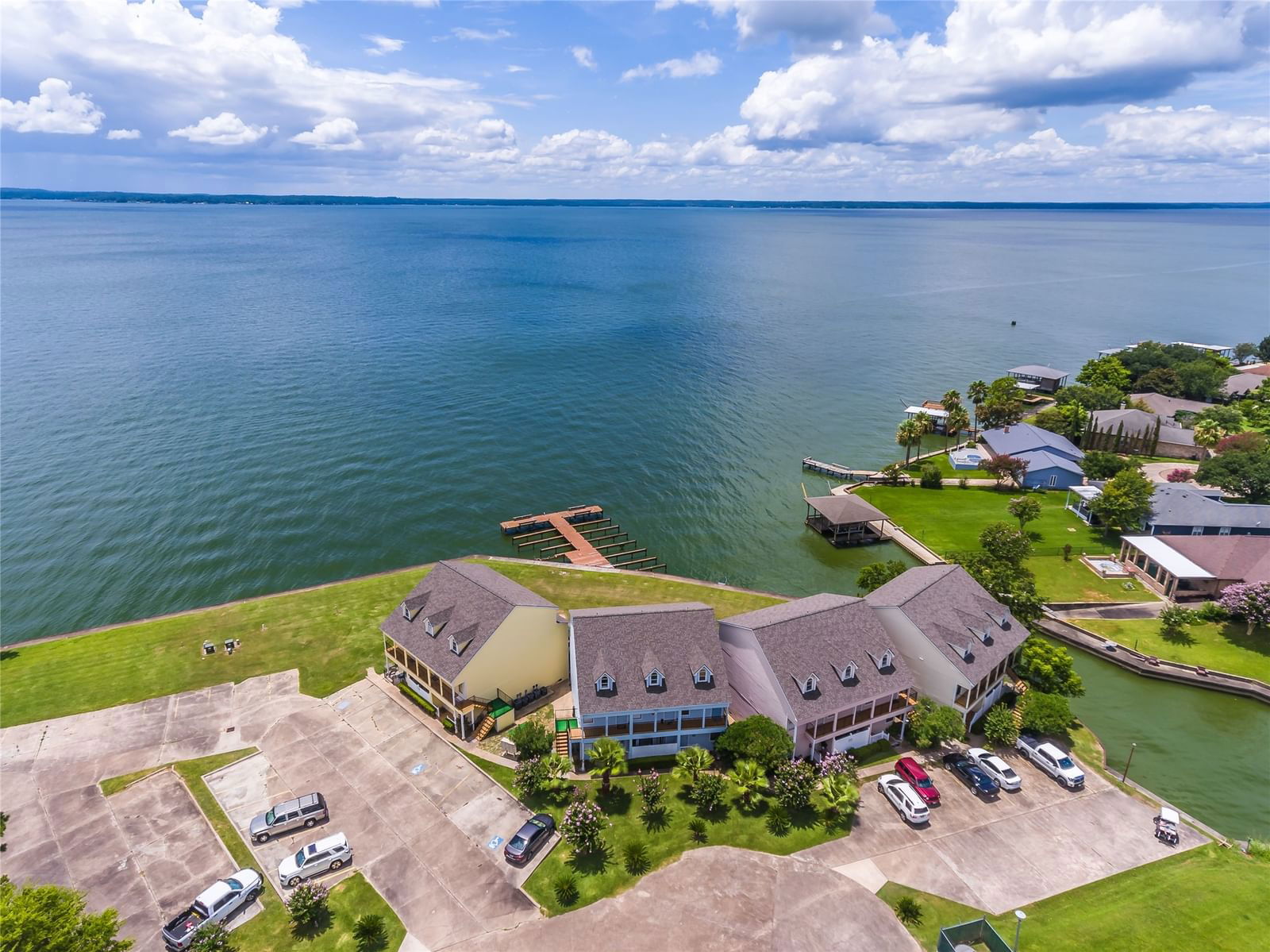 Real estate property located at 445 Carolcrest Lane #211, Polk, Memorial Point, Livingston, TX, US