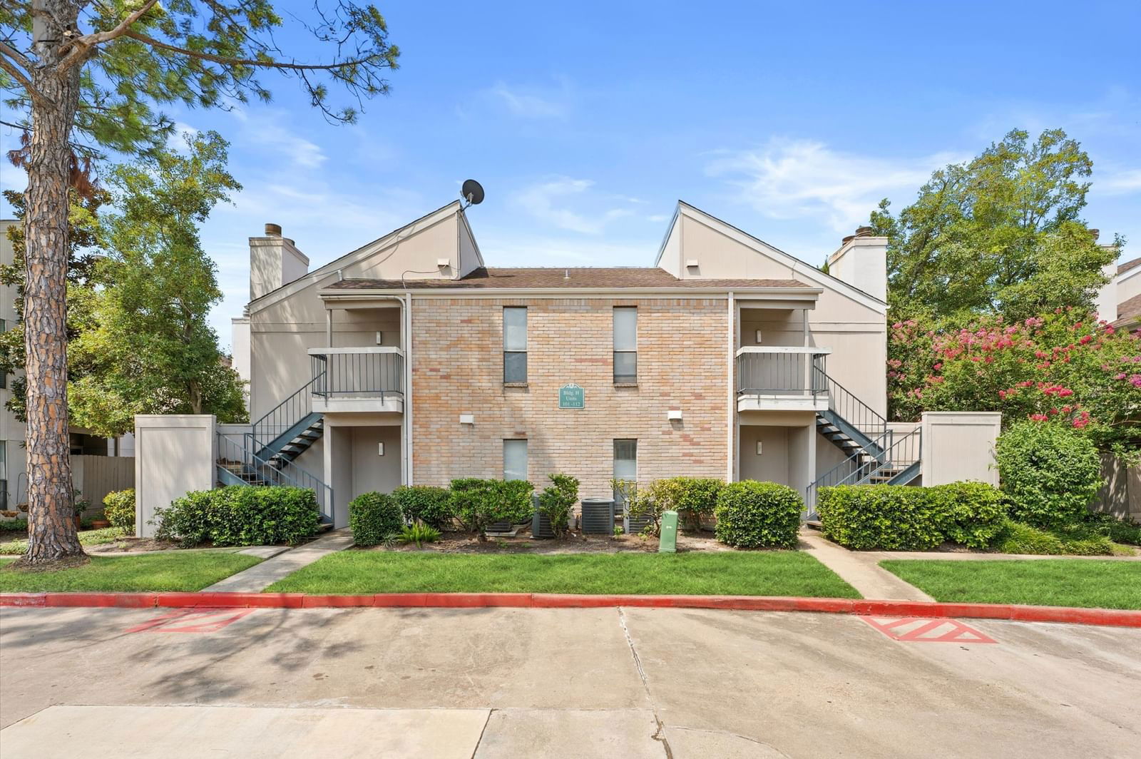 Real estate property located at 7900 Stadium #95, Harris, Briar Green Condo Ph 01, Houston, TX, US