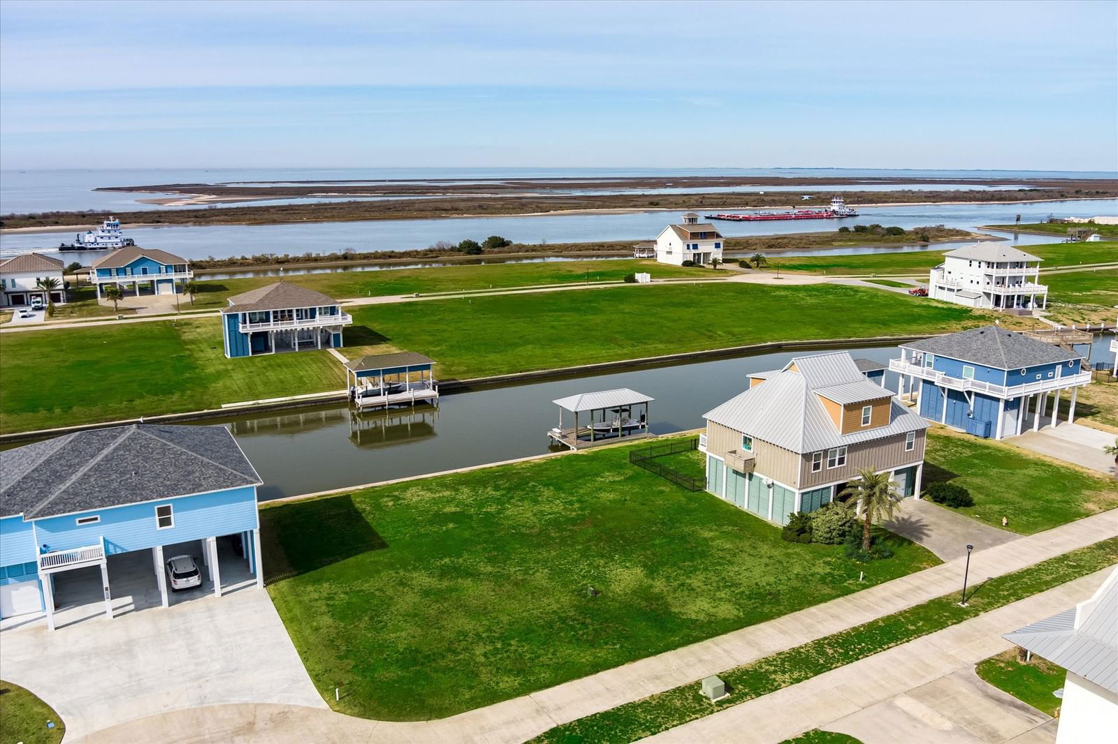 Real estate property located at 1813 Laguna Harbor Cove, Galveston, Laguna Harbor 2005,, Port Bolivar, TX, US