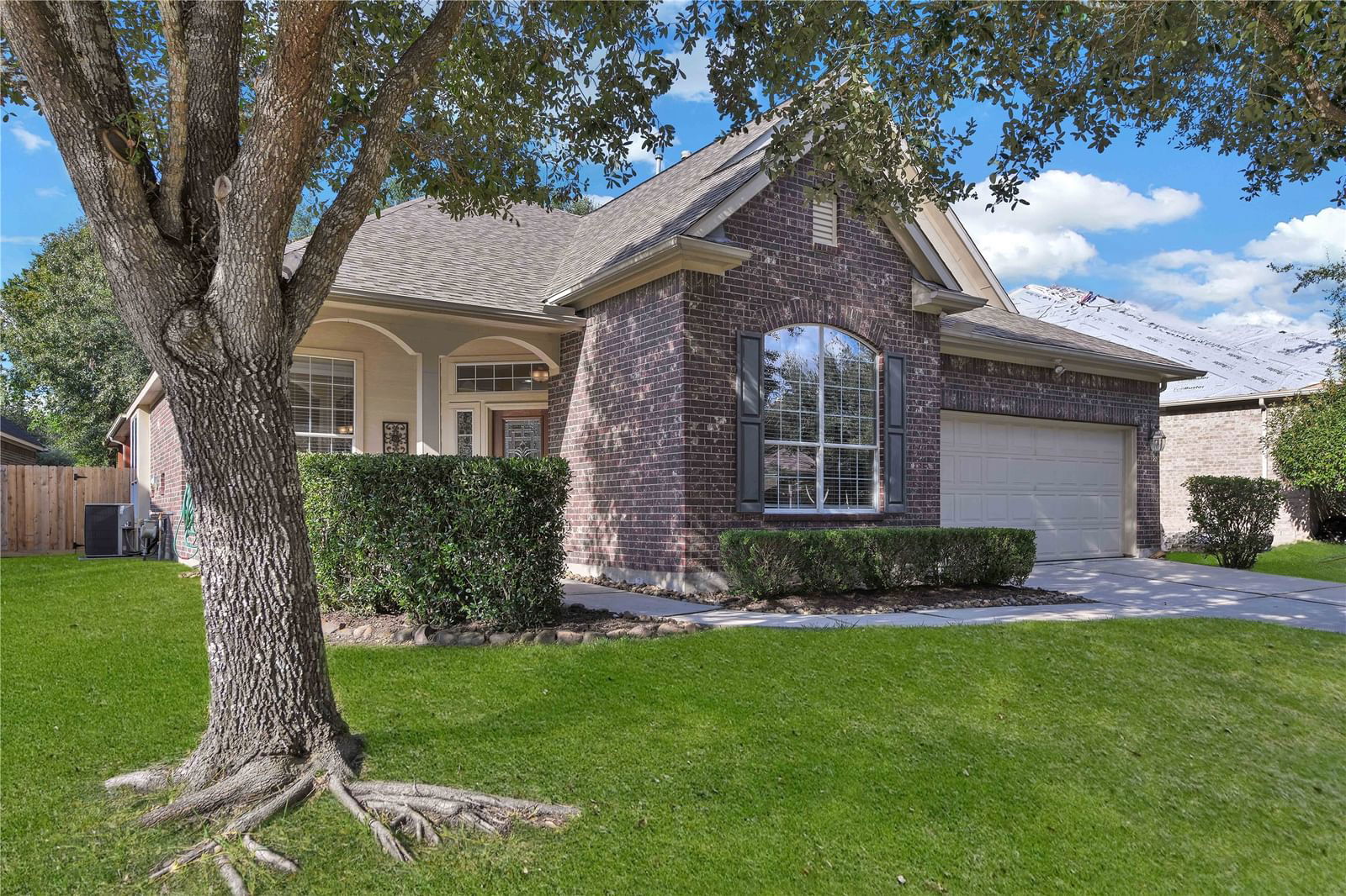 Real estate property located at 10215 Broken Trace, Harris, Villages at Tour 18, Humble, TX, US