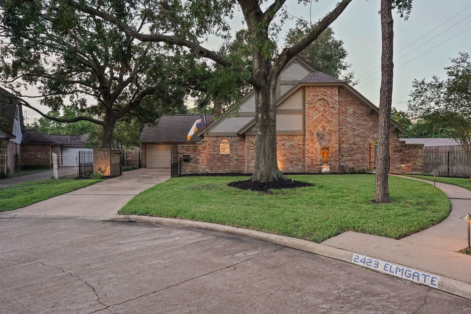 Real estate property located at 2423 Elmgate, Harris, Spring Shadows, Houston, TX, US