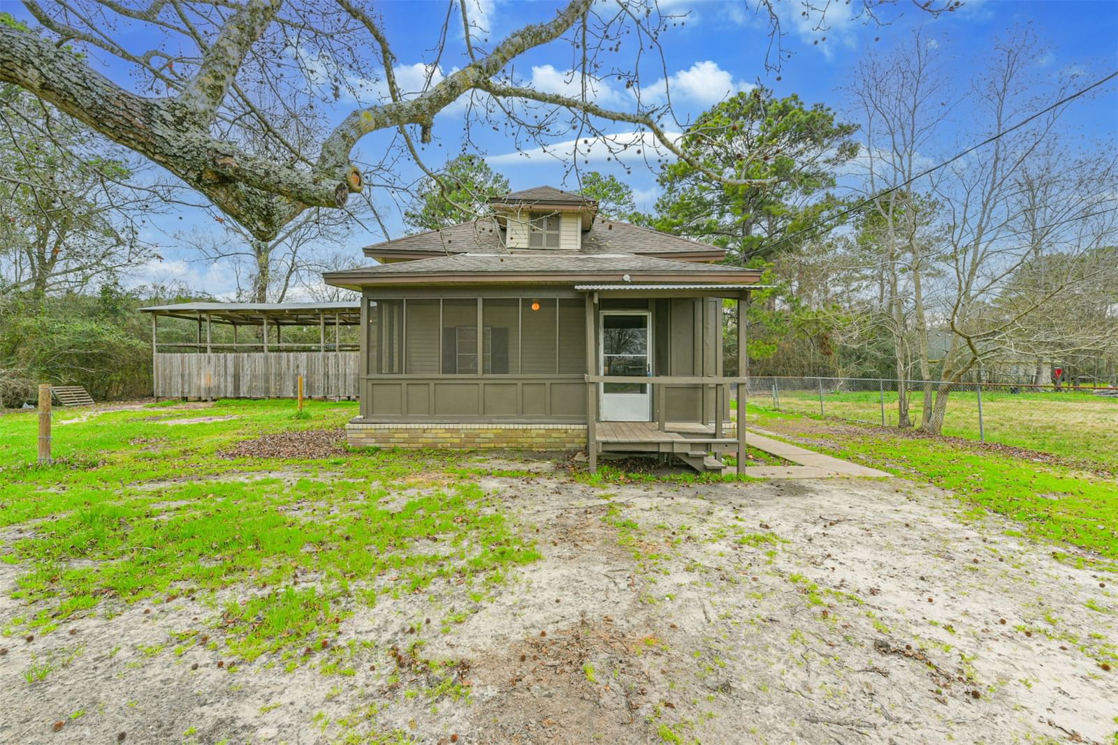 Real estate property located at 111 Elk, Harris, Happy Hide A Way, Crosby, TX, US