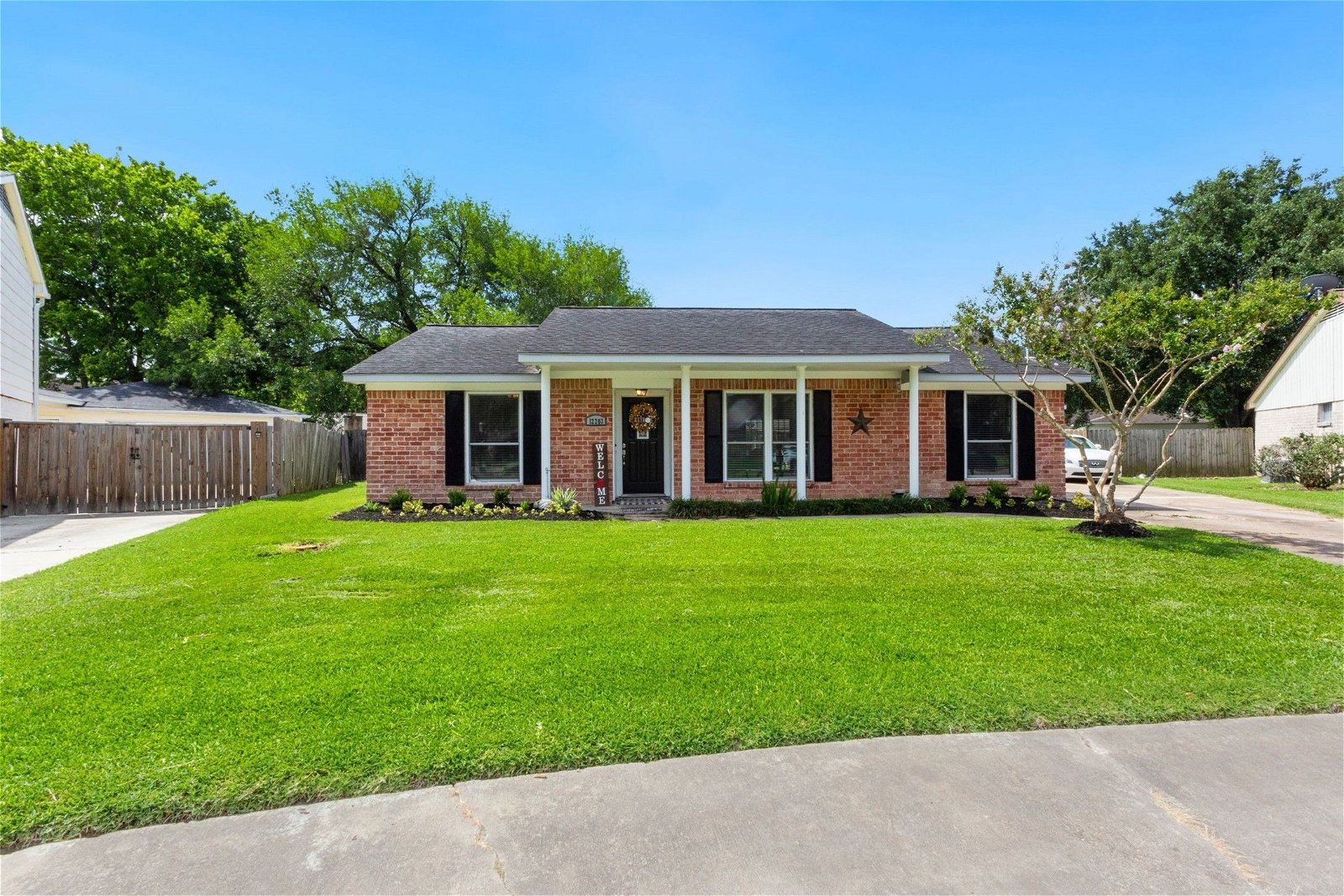 Real estate property located at 12203 Meadow Berry, Fort Bend, Meadows Place, TX, US