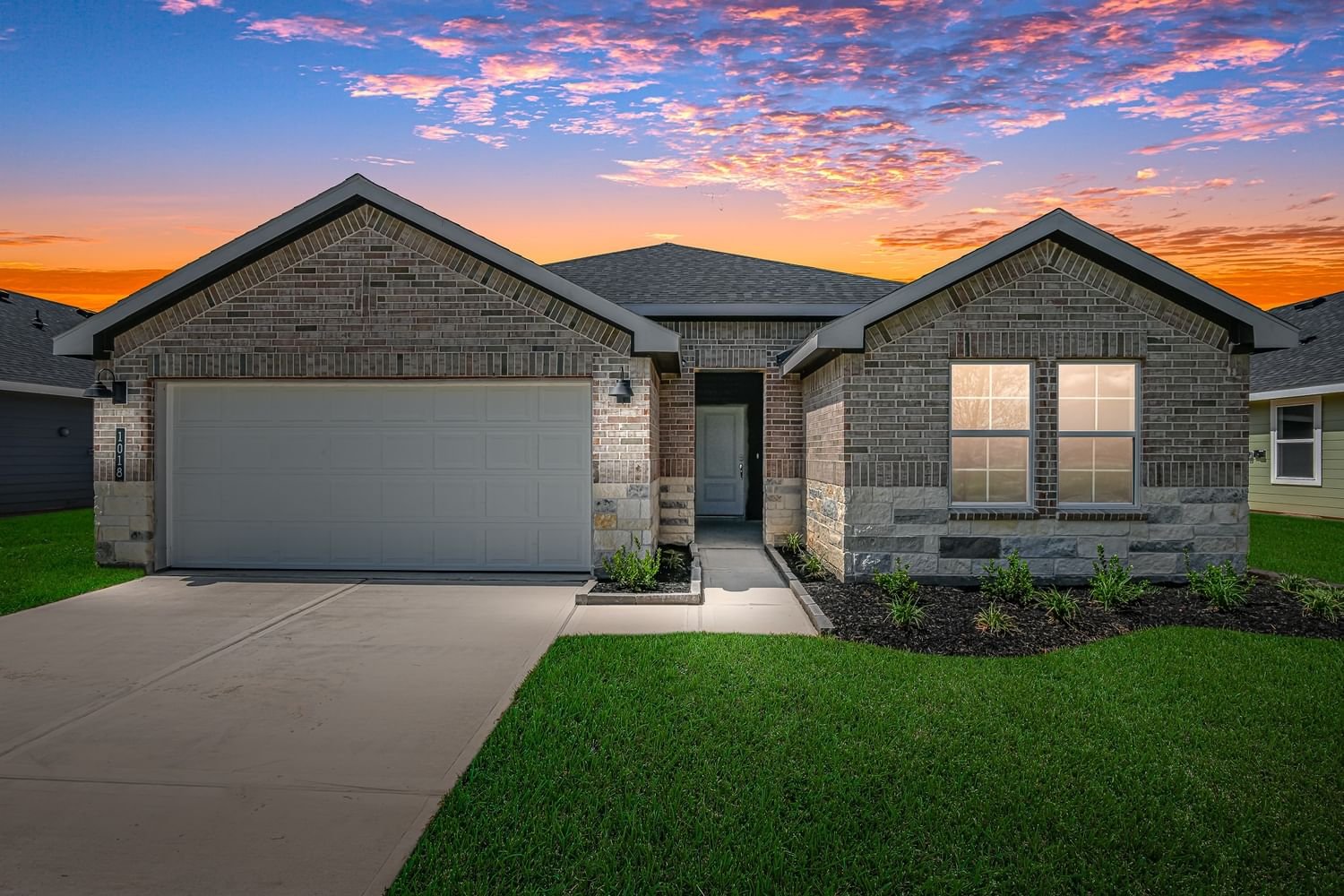 Real estate property located at 1018 Great Barracuda, Orange, Watermark, Alvin, TX, US