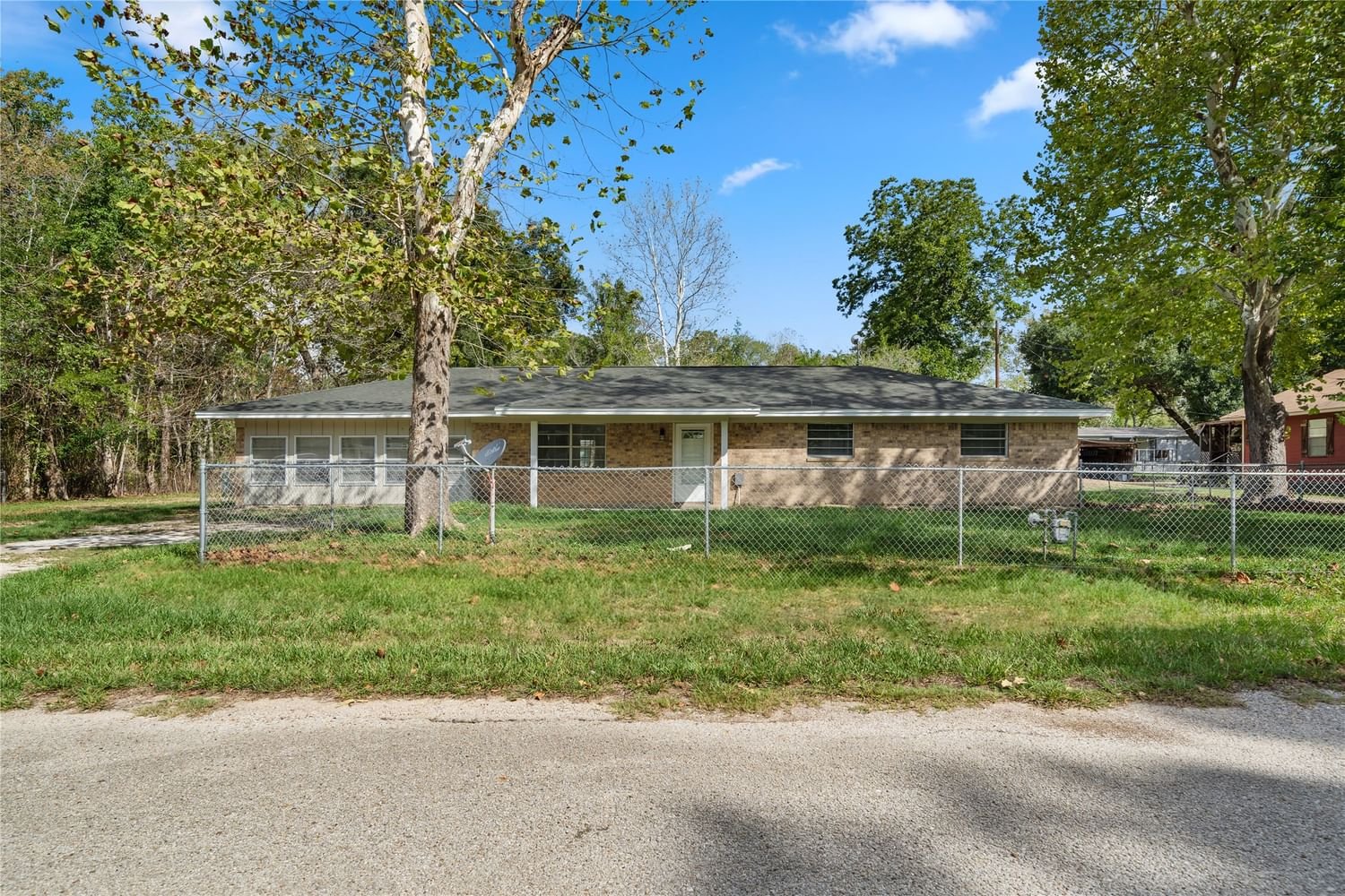 Real estate property located at 110 Pine, Liberty, Gulf, Daisetta, TX, US
