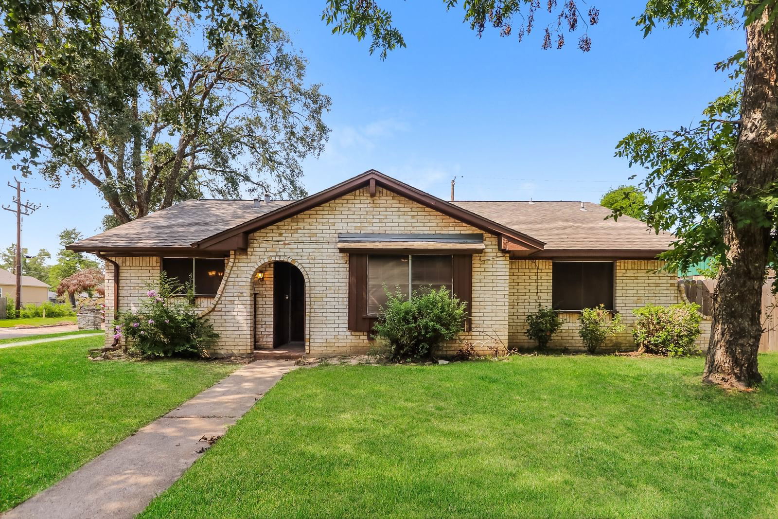 Real estate property located at 8403 Bigwood, Harris, Glenwood Forest Sec 05, Houston, TX, US