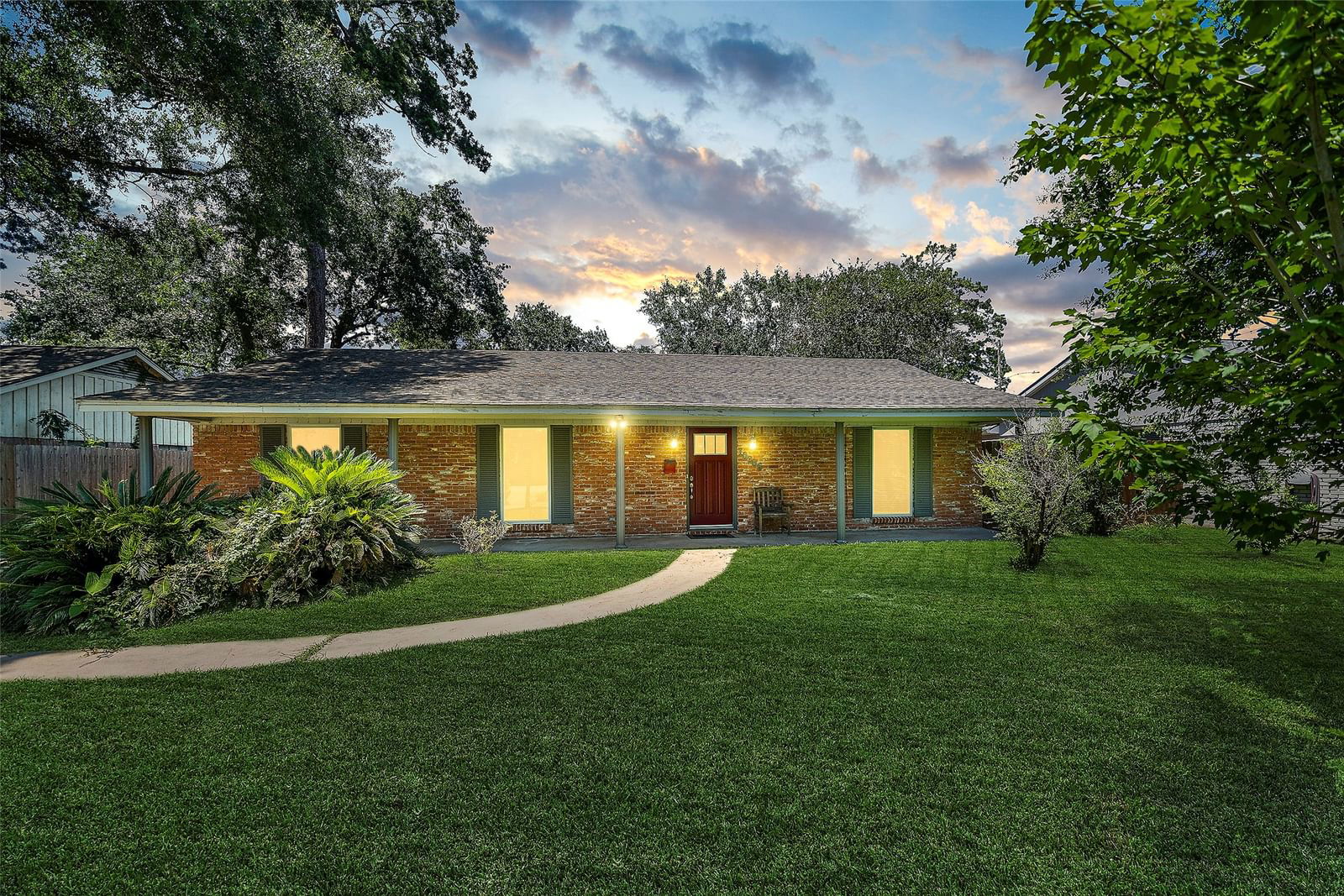 Real estate property located at 10206 Oakpoint, Harris, Wildewood Forest, Houston, TX, US