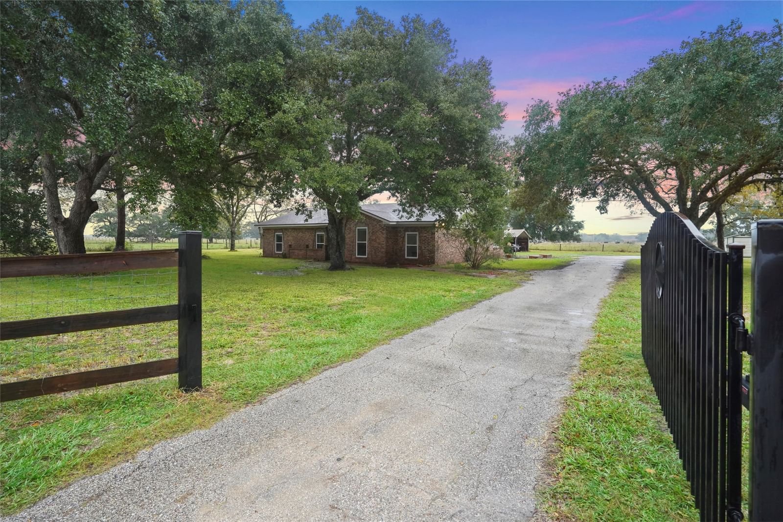 Real estate property located at 3013 Waldeck, Brazoria, Gayle Estates, West Columbia, TX, US