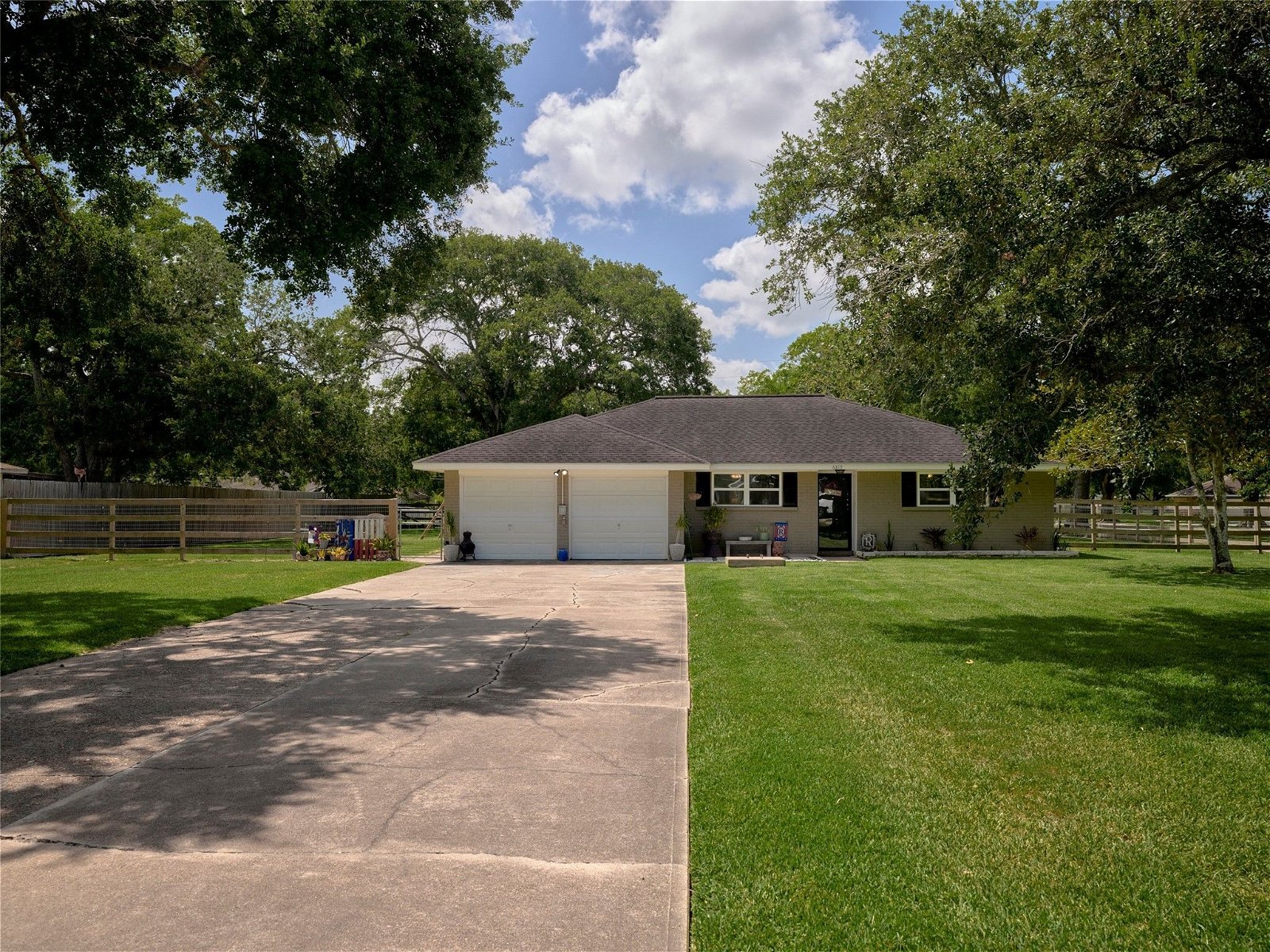 Real estate property located at 6819 Meadowlark, Brazoria, Alvin, TX, US