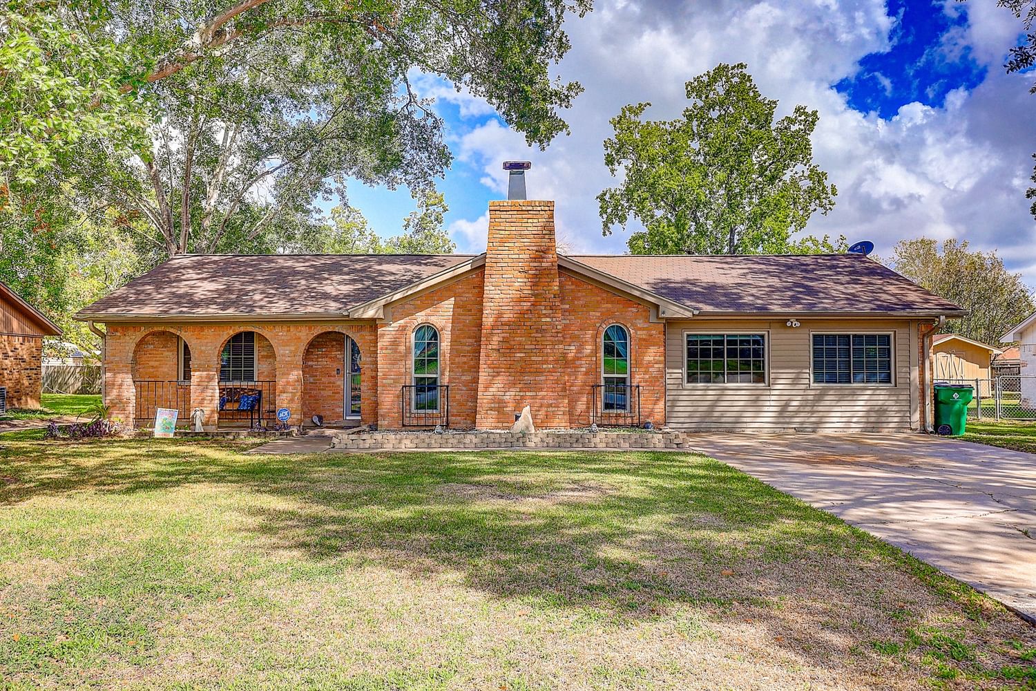 Real estate property located at 1444 Azalea, Brazoria, Sweeny, TX, US