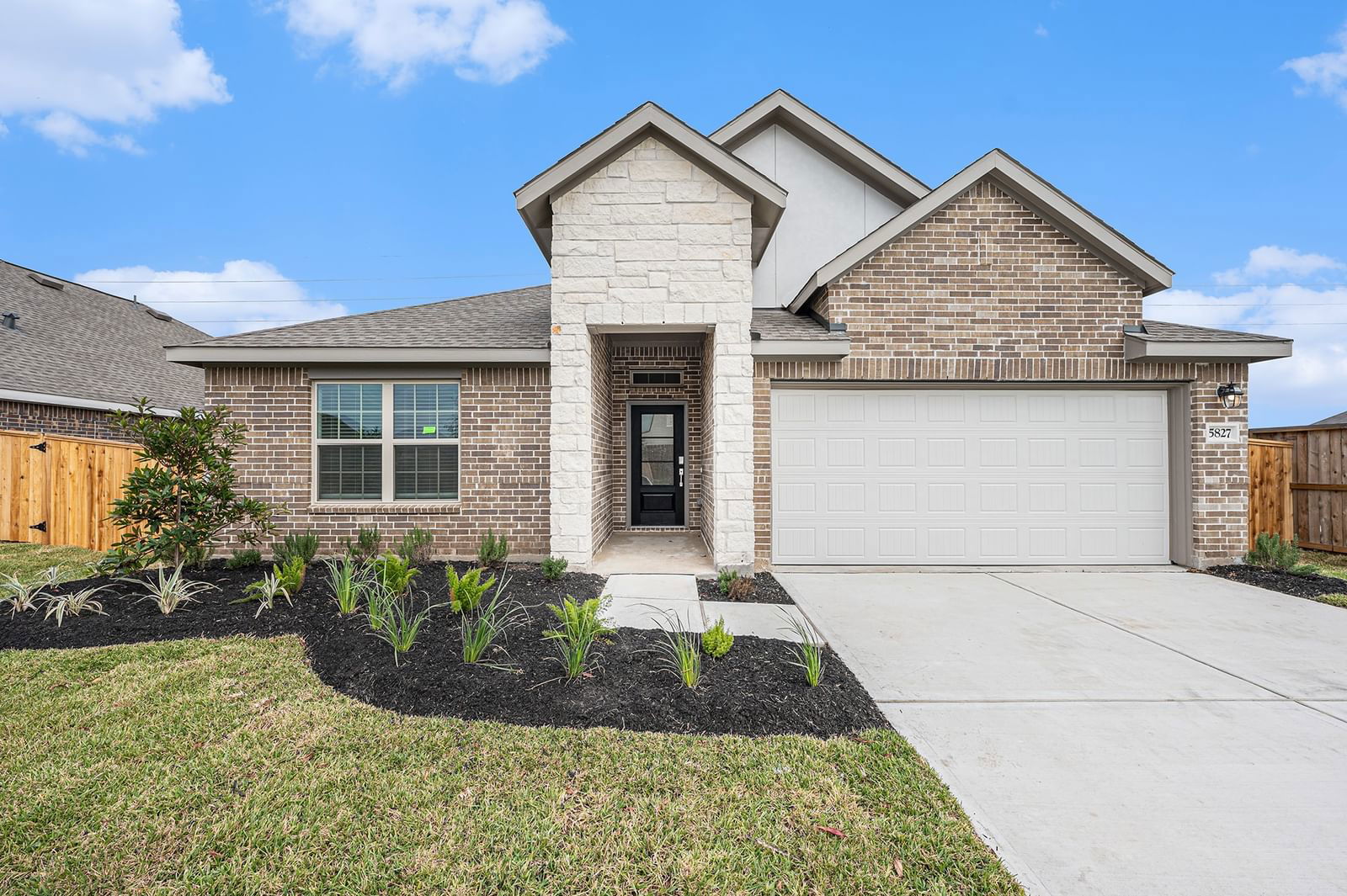 Real estate property located at 5827 Moonflower Avenue, Fort Bend, Sendero, Rosenberg, TX, US