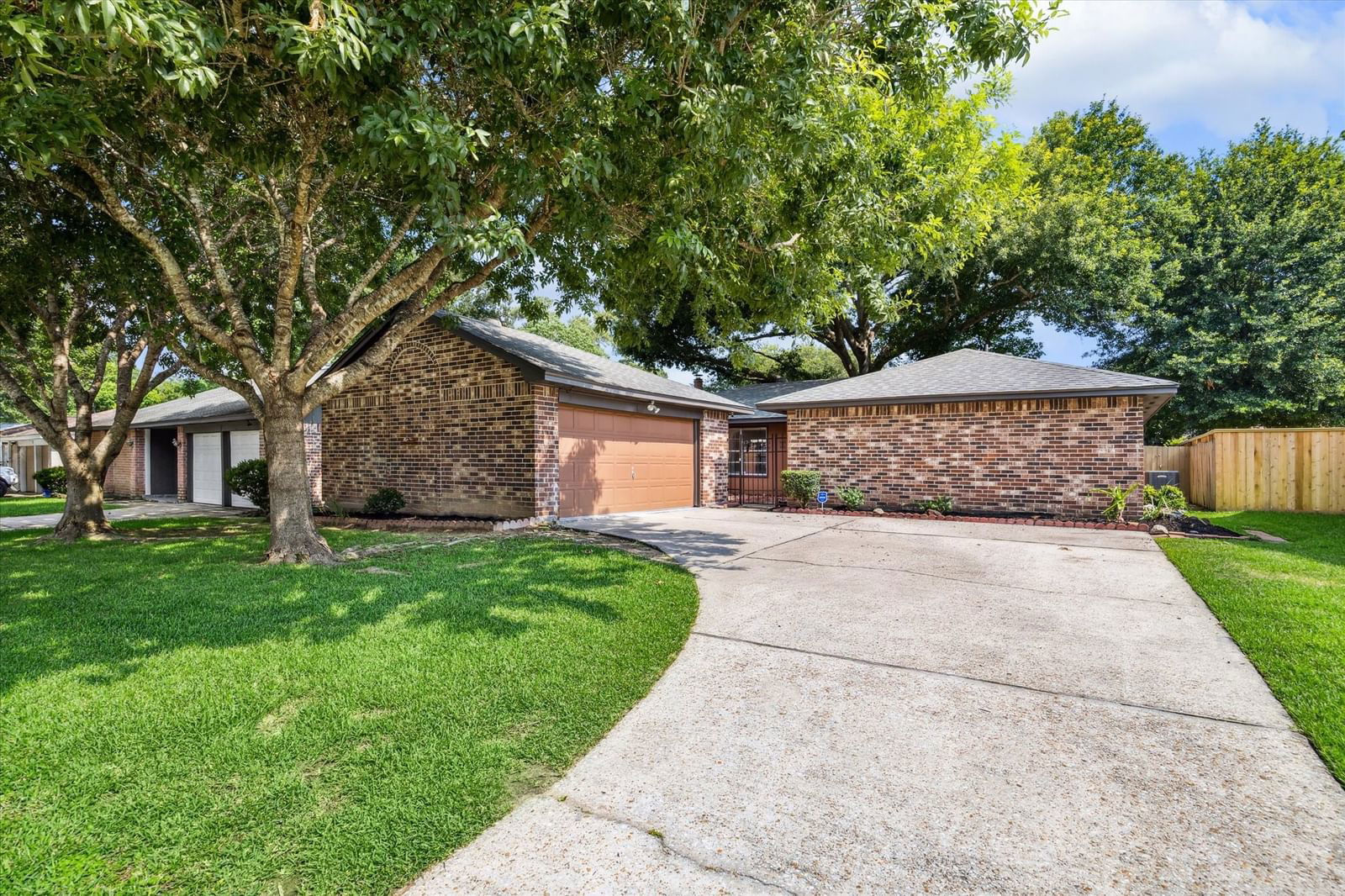 Real estate property located at 5715 Walnutgate, Harris, Greengate Place, Spring, TX, US