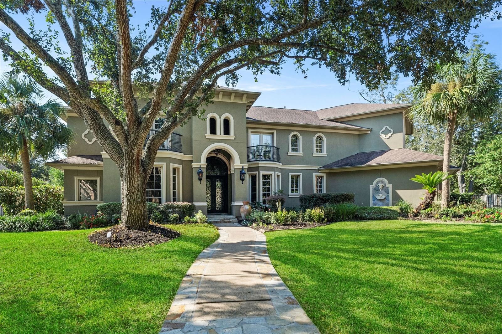 Real estate property located at 2 Cheshire Bend, Fort Bend, Sweetwater, Sugar Land, TX, US