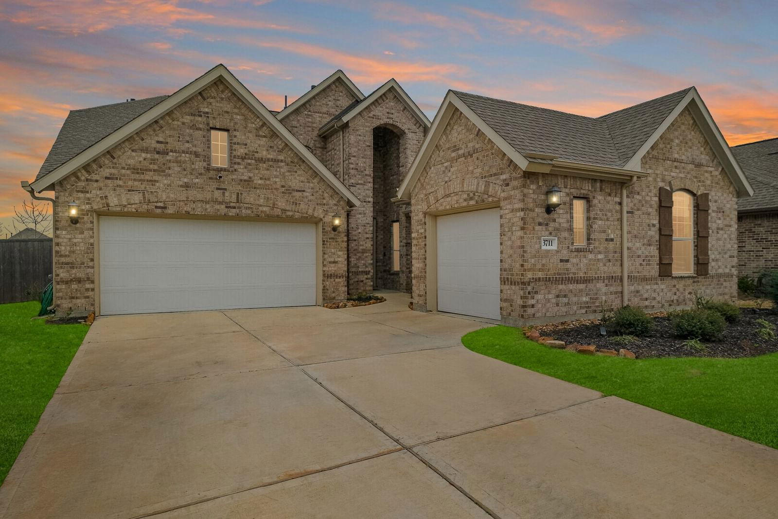 Real estate property located at 3711 Castle Rock, Fort Bend, Sendero Sec 1, Rosenberg, TX, US