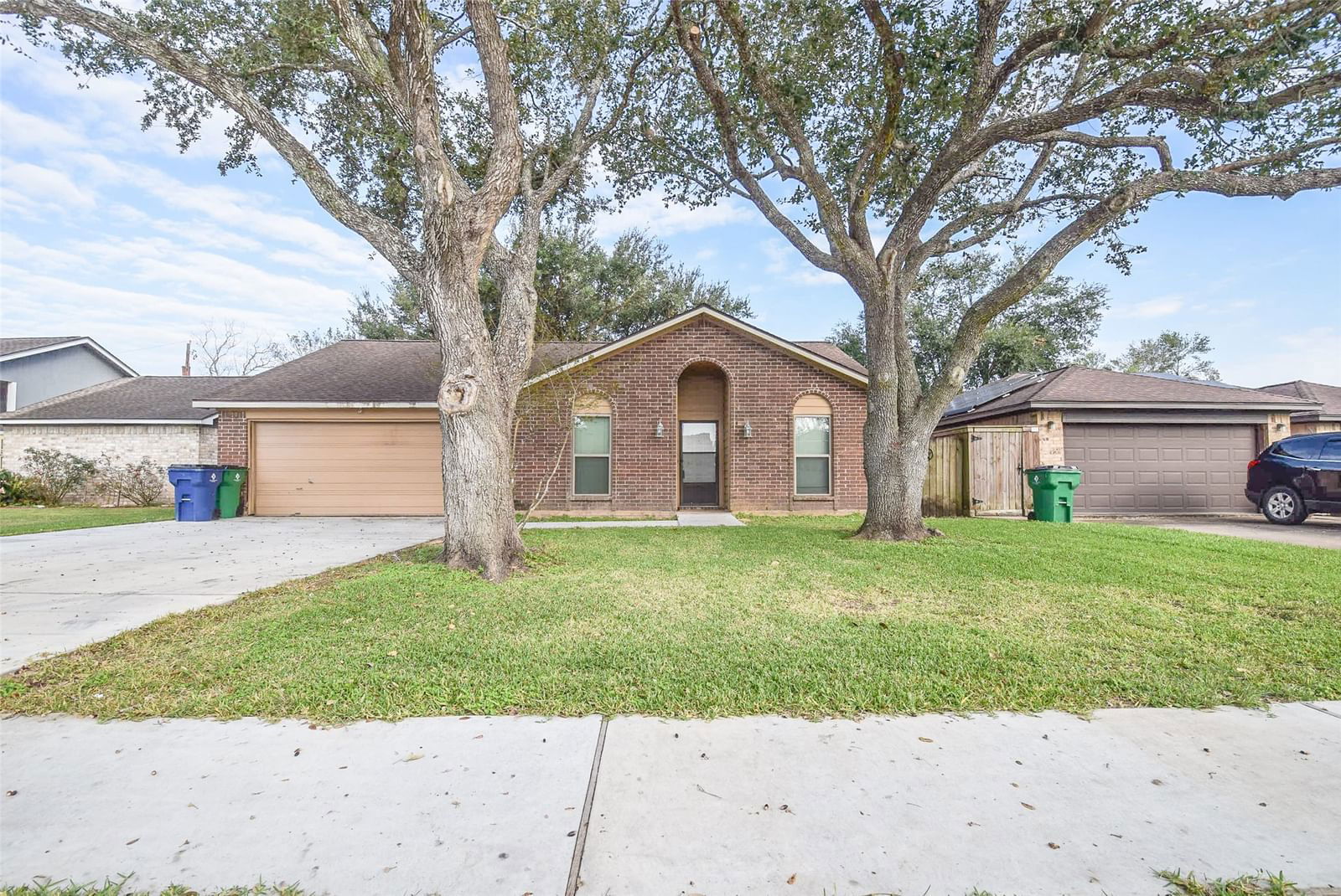 Real estate property located at 3 Lazybrook, Brazoria, Brookhollow Angleton 318 T, Angleton, TX, US