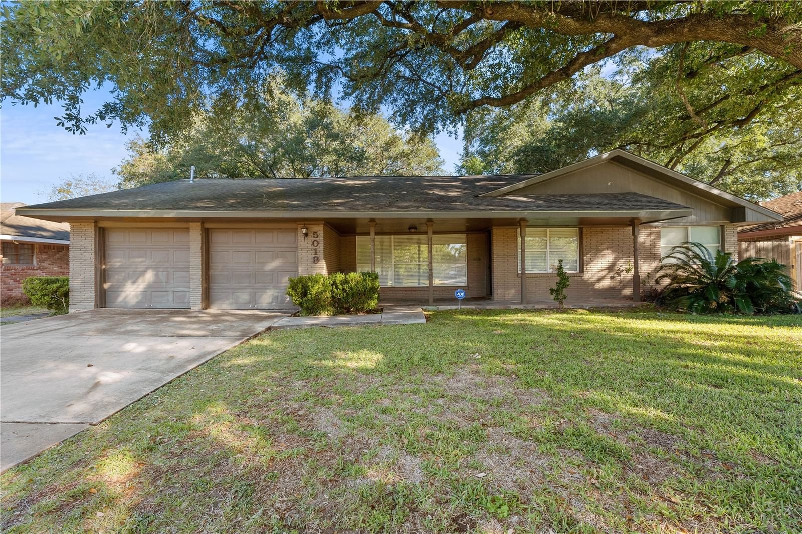 Real estate property located at 5018 Willowbend, Harris, Westbury Sec 01, Houston, TX, US
