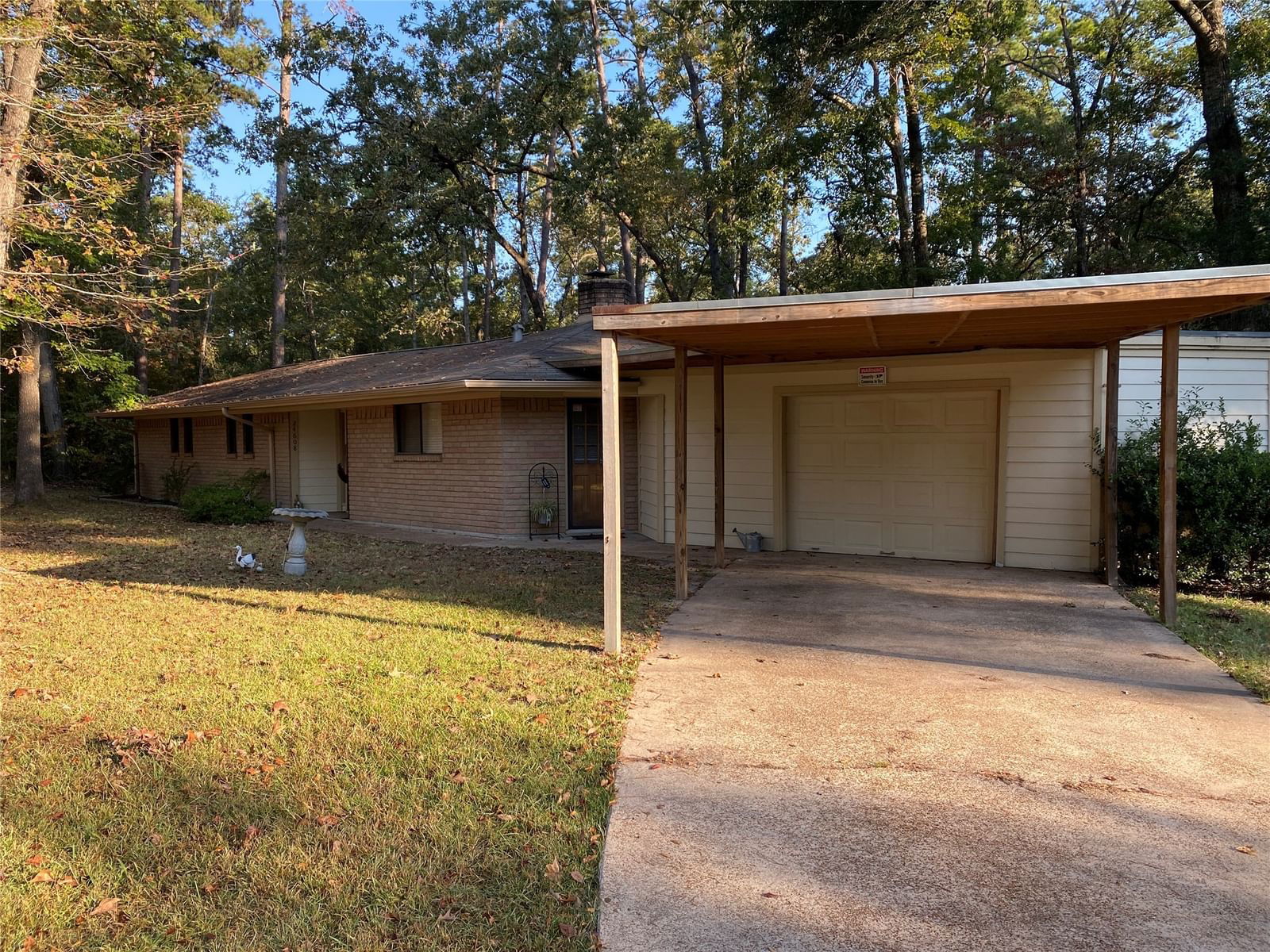 Real estate property located at 24608 Basswood, San Jacinto, Waterwood Whispering Pines #1, Huntsville, TX, US