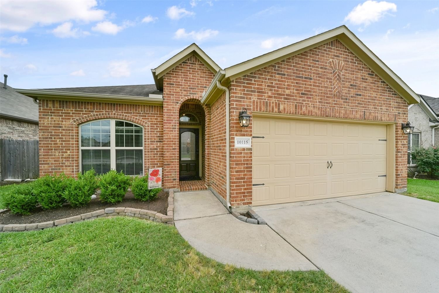 Real estate property located at 10115 Red Tamarack, Harris, Pine Trace Village, Tomball, TX, US