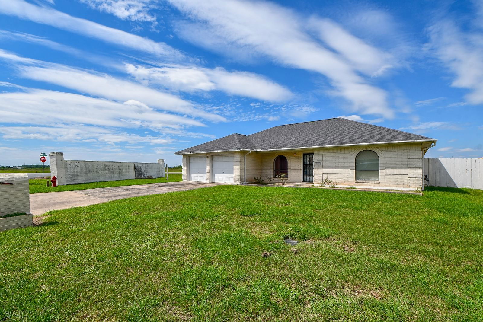 Real estate property located at 512 Town And Country, Wharton, Town & Country West - Ph 1, El Campo, TX, US