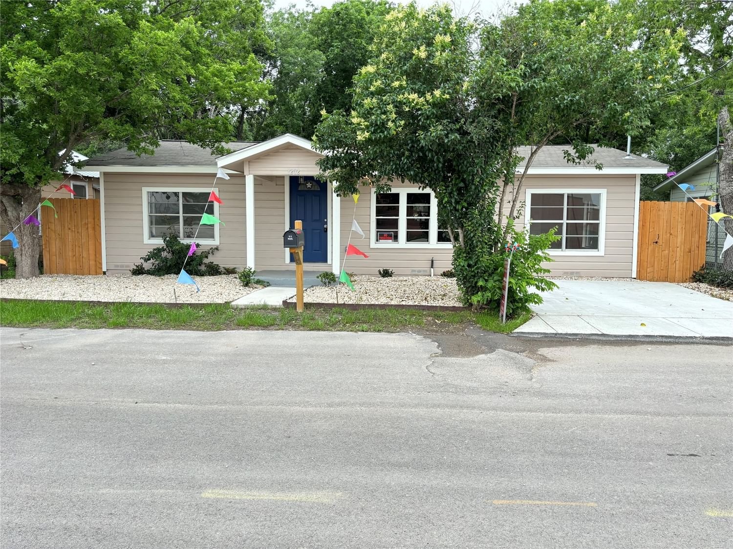 Real estate property located at 1202 Geronimo, Guadalupe, Chico #1, Seguin, TX, US