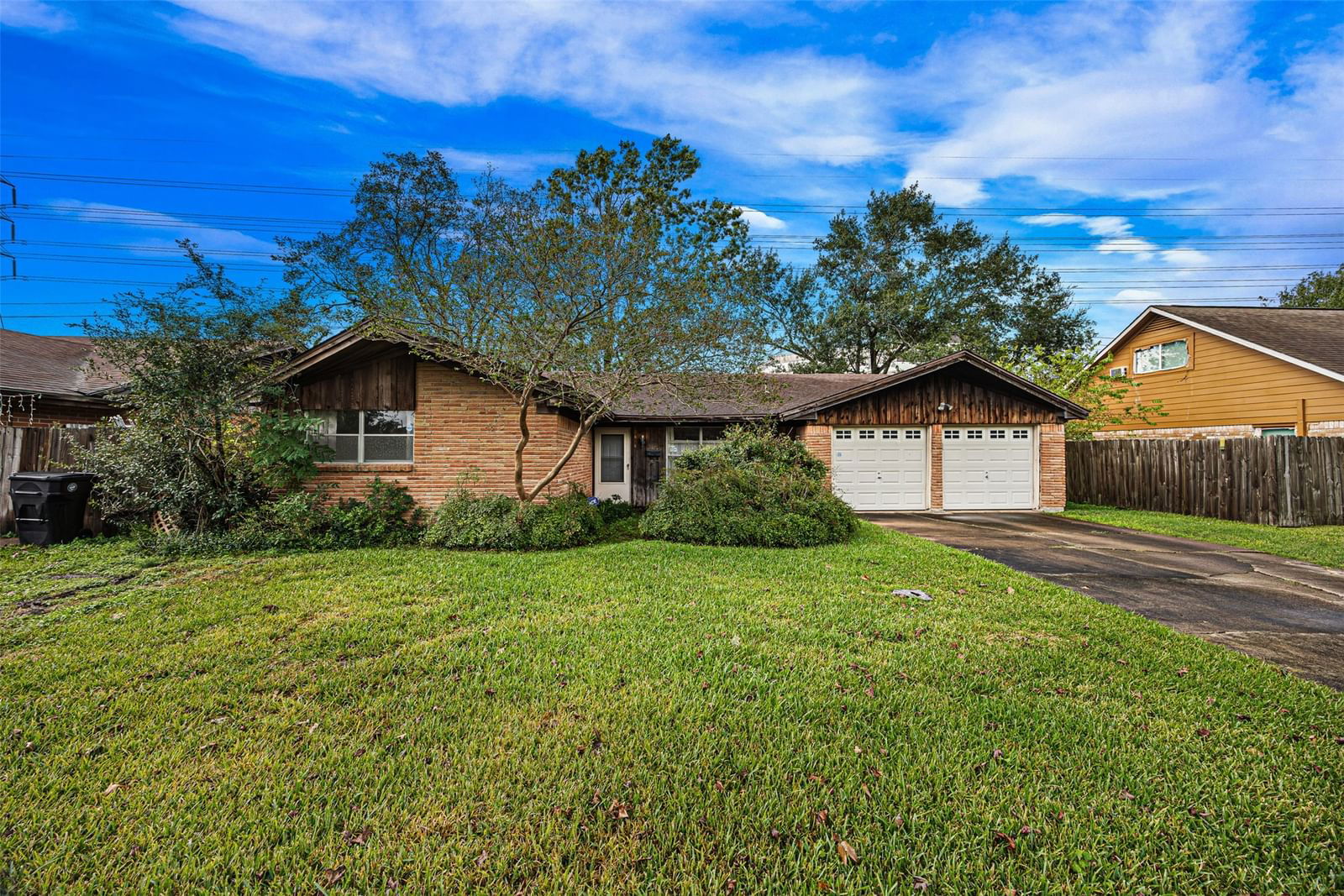 Real estate property located at 9414 Pipestone, Harris, Braeburn Glen Sec 01, Houston, TX, US