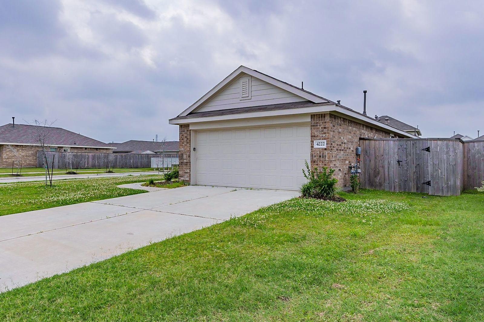 Real estate property located at 4222 Palmetto Grove, Harris, Wooster Xing Sec 4, Baytown, TX, US