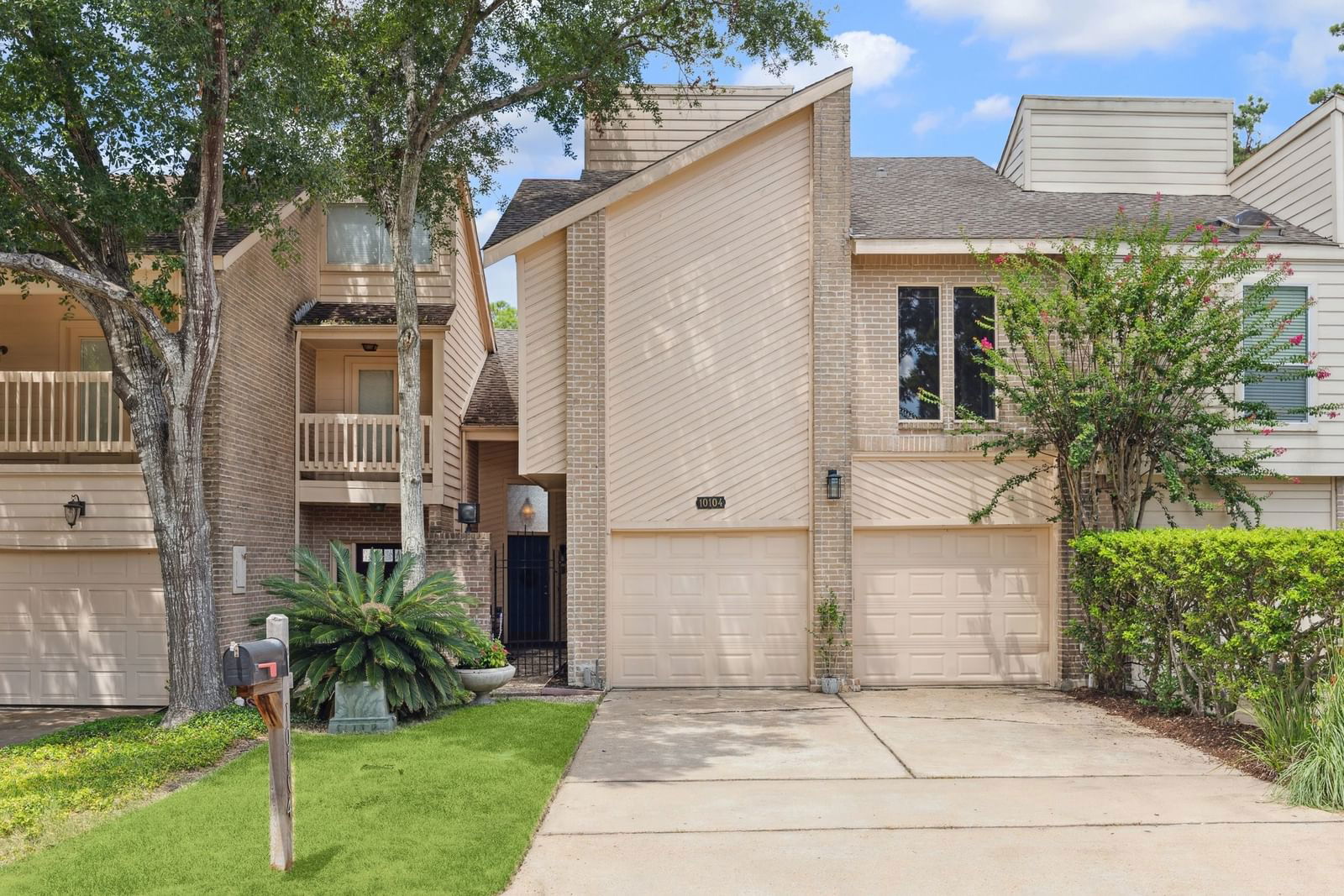 Real estate property located at 10104 Valley Forge #10, Harris, Woodhollow T/H R/P, Houston, TX, US