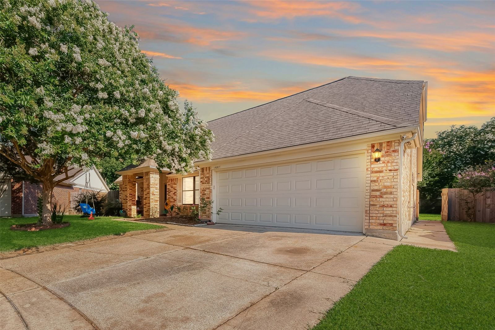 Real estate property located at 15807 Saint Lawrence, Harris, Heritage Park Sec 13, Friendswood, TX, US