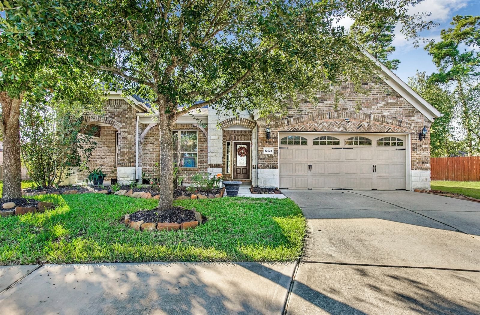 Real estate property located at 13502 Lake Barkley, Harris, Waters Edge, Houston, TX, US