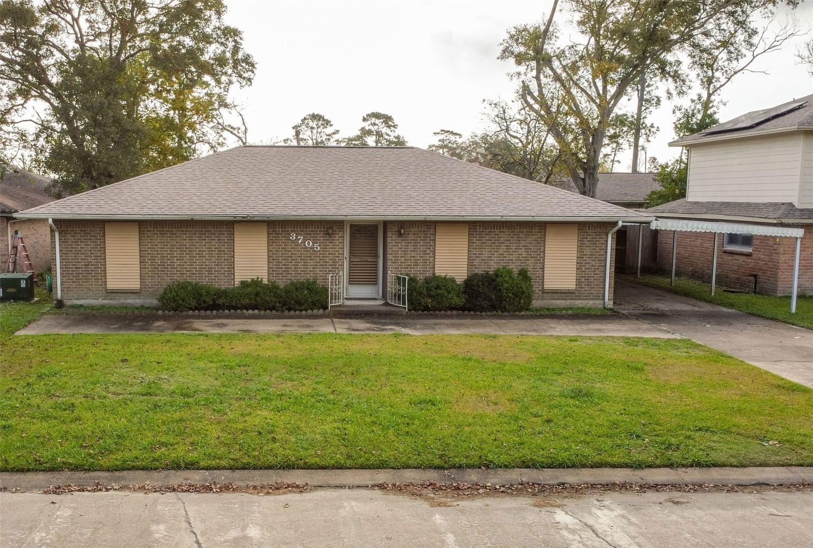 Real estate property located at 3705 Tompkins, Harris, Kings Bend Sec 01, Baytown, TX, US