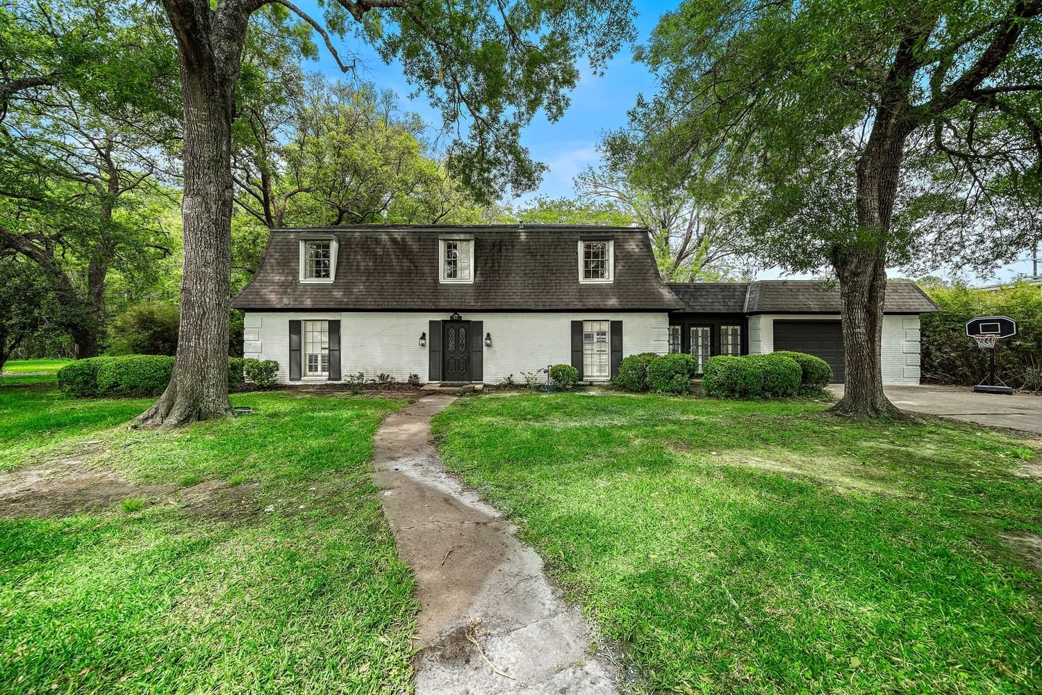 Real estate property located at 1701 Monta, Liberty, Liberty Outer Blocks, Liberty, TX, US