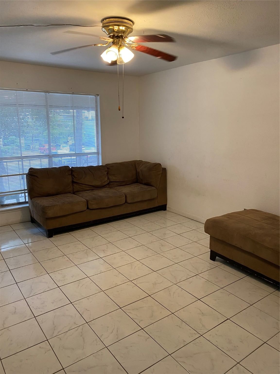 Real estate property located at 5625 Antoine #412, Harris, Oakwood Gardens Condos, Houston, TX, US