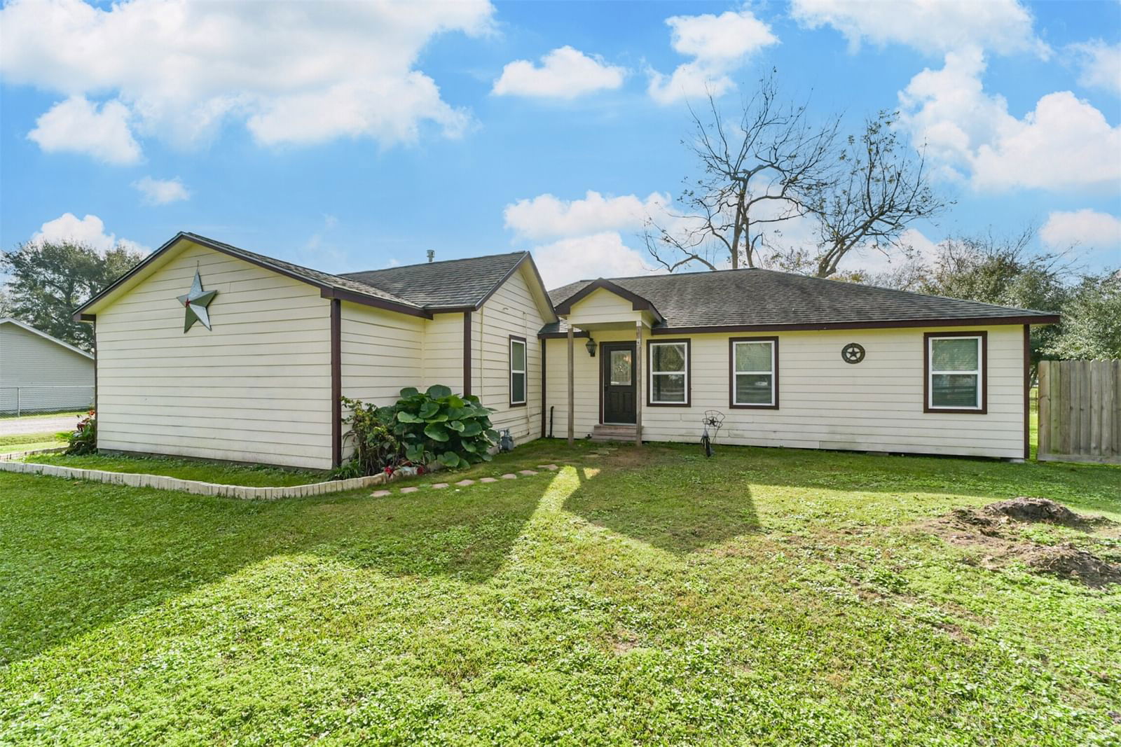 Real estate property located at 1003 Wallisville, Harris, Elena Fruit & Cotton Farms C, Highlands, TX, US