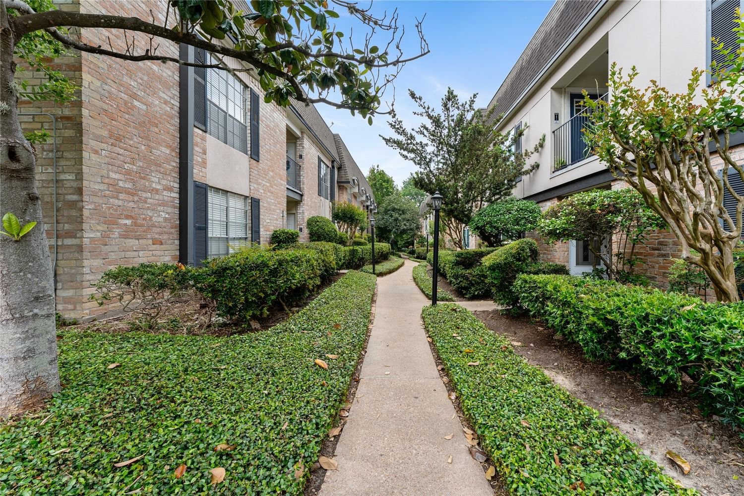 Real estate property located at 1809 Stoney Brook #106, Harris, Stoney Brook T/H Condo, Houston, TX, US