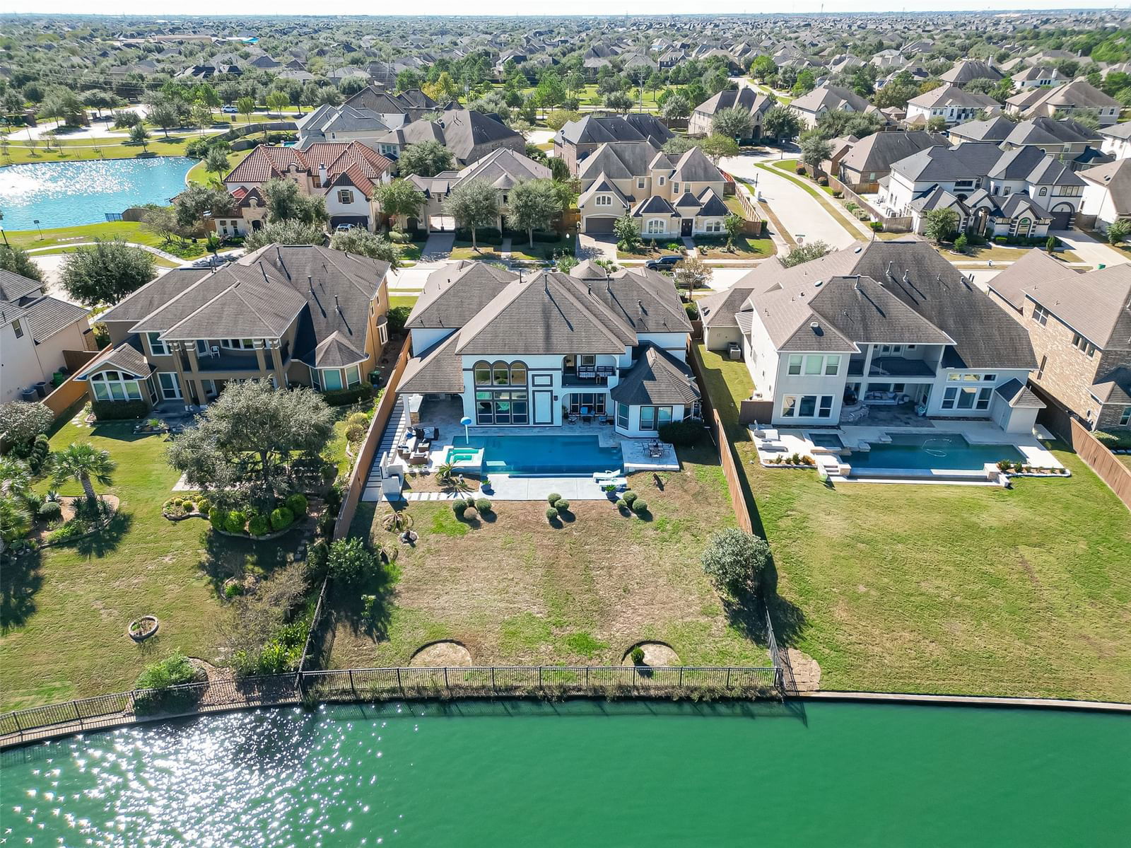 Real estate property located at 3907 Nottingham Bluff, Fort Bend, Avalon At Pine Mill, Katy, TX, US