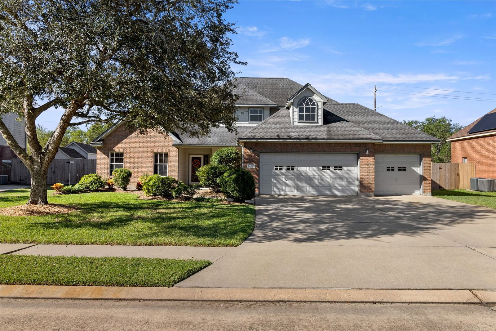 Real estate property located at 123 Indian Warrior, Brazoria, Plantation Village Sec 1-27 L, Lake Jackson, TX, US